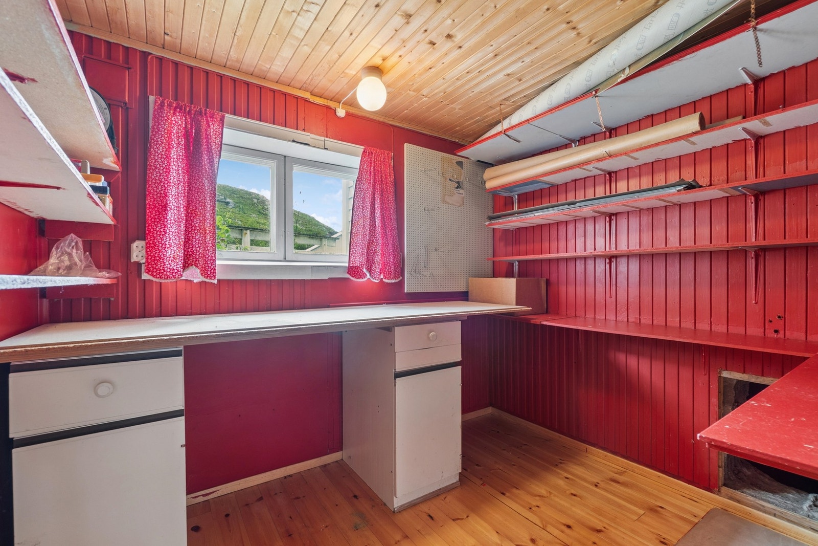 Kjelleren inneholder også boder med gode lagringsmuligheter. Galleribilde