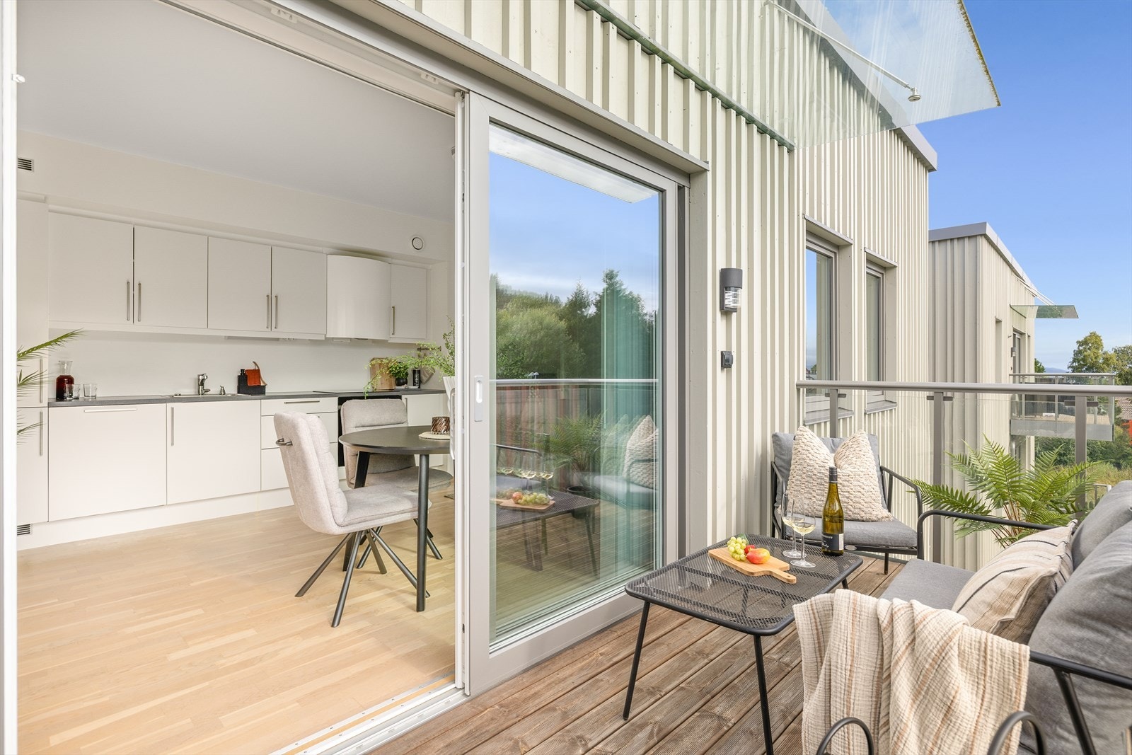Vinduene er utstyrt med moderne tre-lags glass som gir god isolasjon. Galleribilde