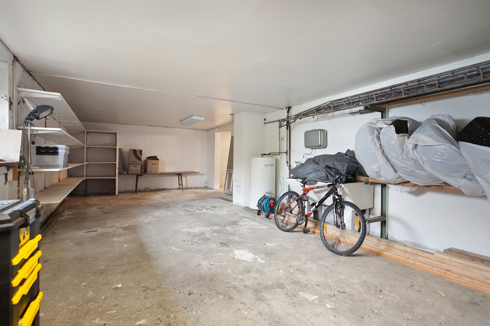 Stort uinnredet areal med potensiale. Galleribilde