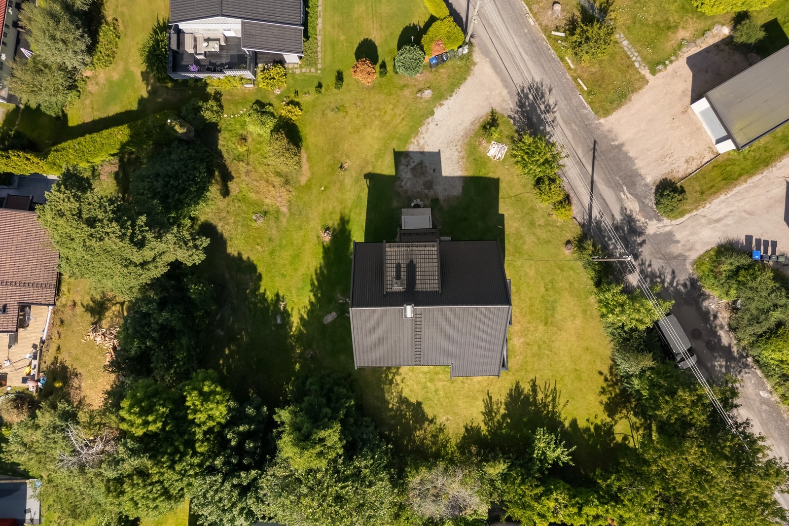 Romslig tomt på 1215m² Galleribilde