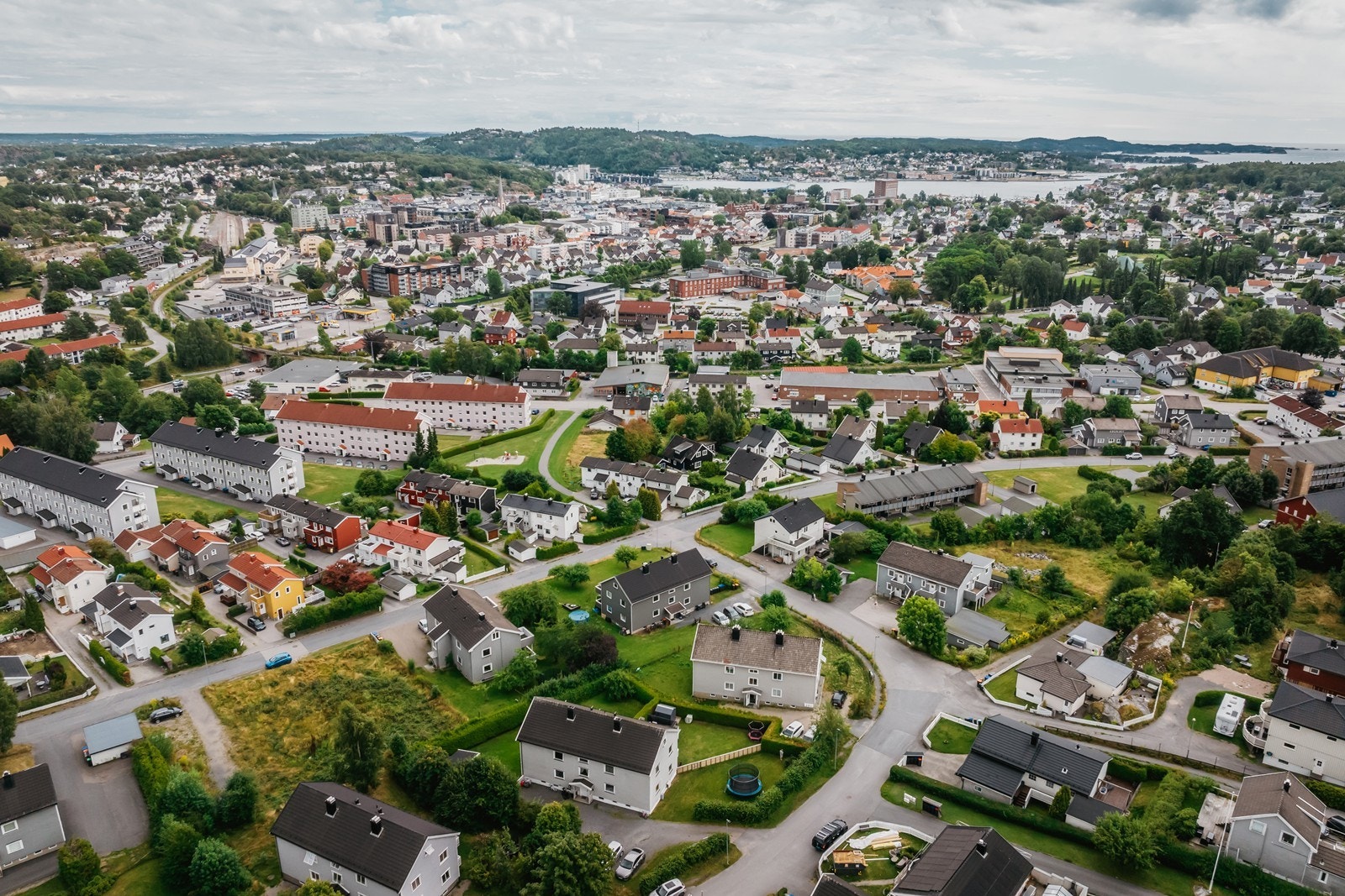Med Bugårdens friluftsområder i den ene retningen og sentrum i den andre, ligger alt til rette for en behagelig hverdag. Galleribilde