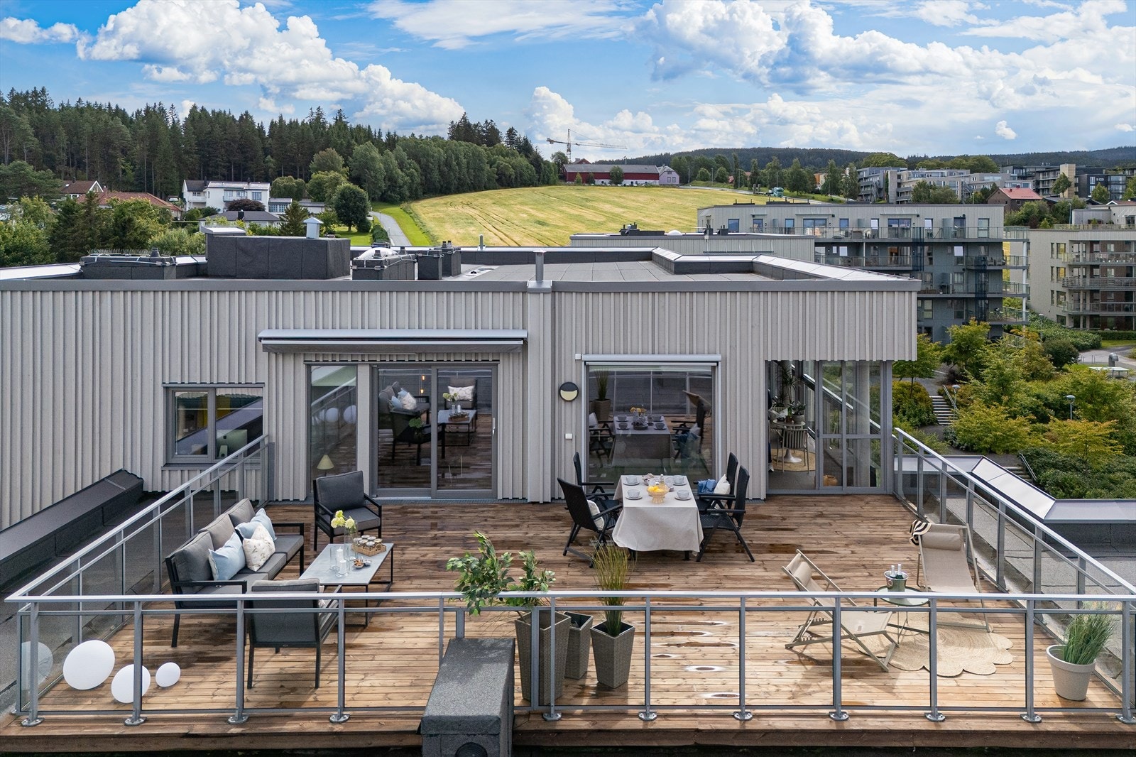 Velkommen til Øvre Granåslia 11 - en svært tiltalende toppleilighet på 142 kvm Foto: Vidar Alvik. Galleribilde