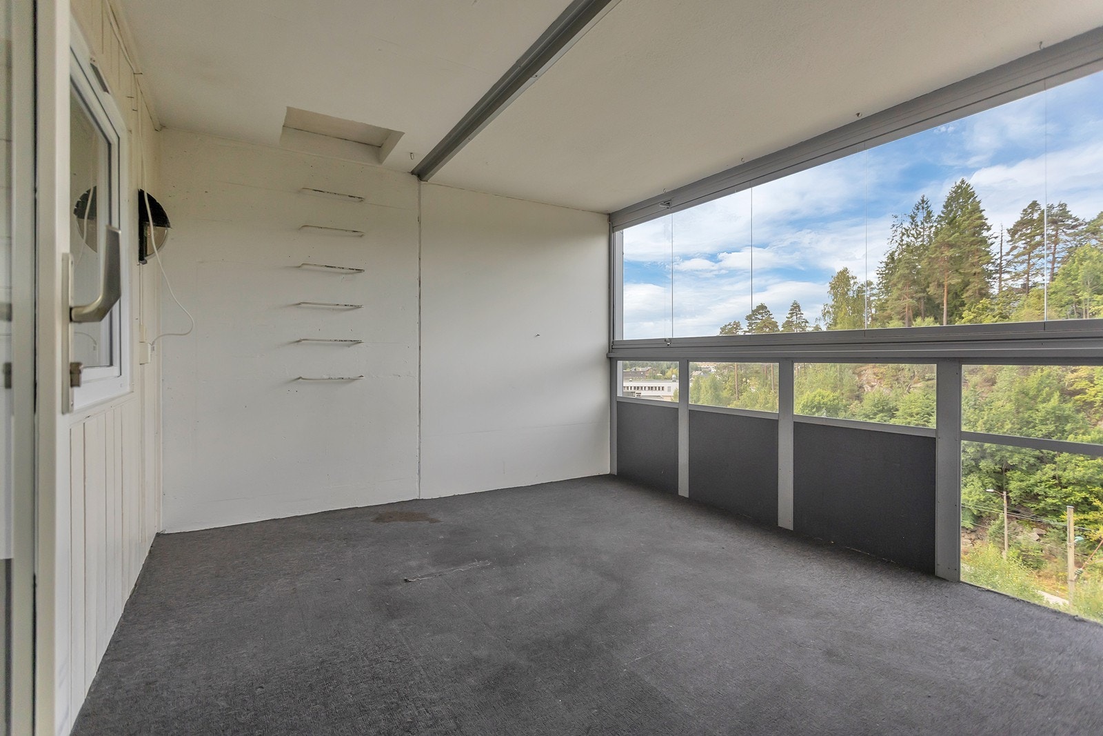 Innglasset balkong Galleribilde