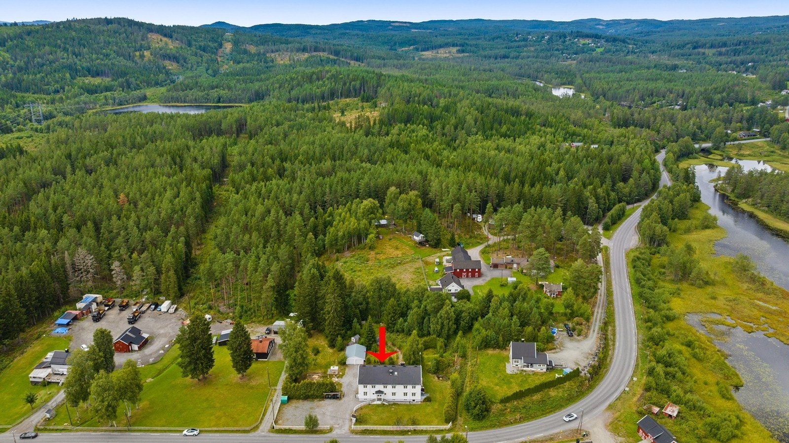 En perfekt beliggenhet for pendlere ca. 4 km unna Eidsvoll togstasjon, med kun 9 minutter med tog til Gardermoen. Galleribilde