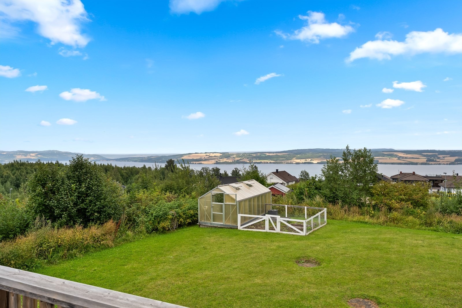 Panoramautsikt fra verandaen. Galleribilde