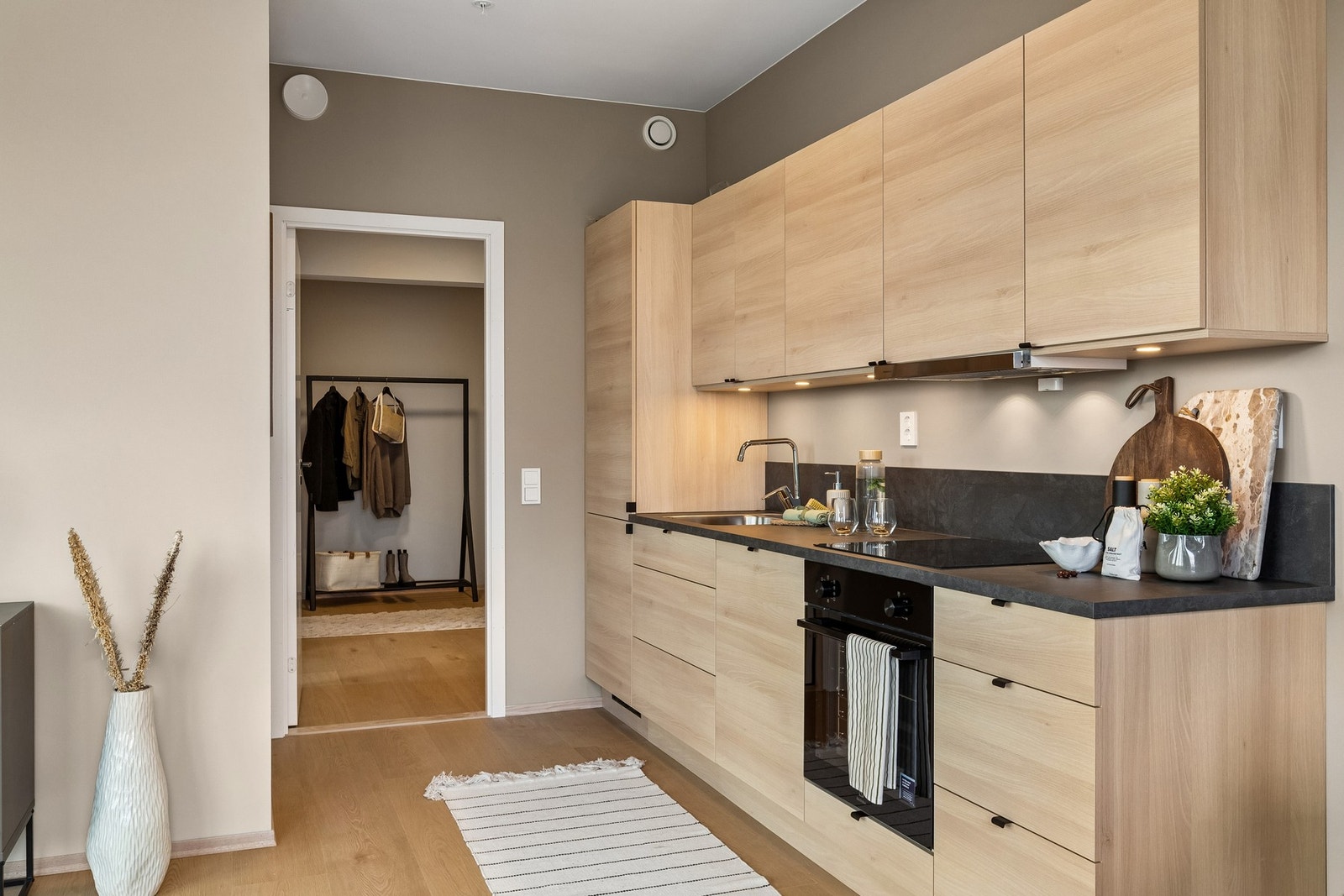 Lyst og pent kjøkken fra 26! Galleribilde