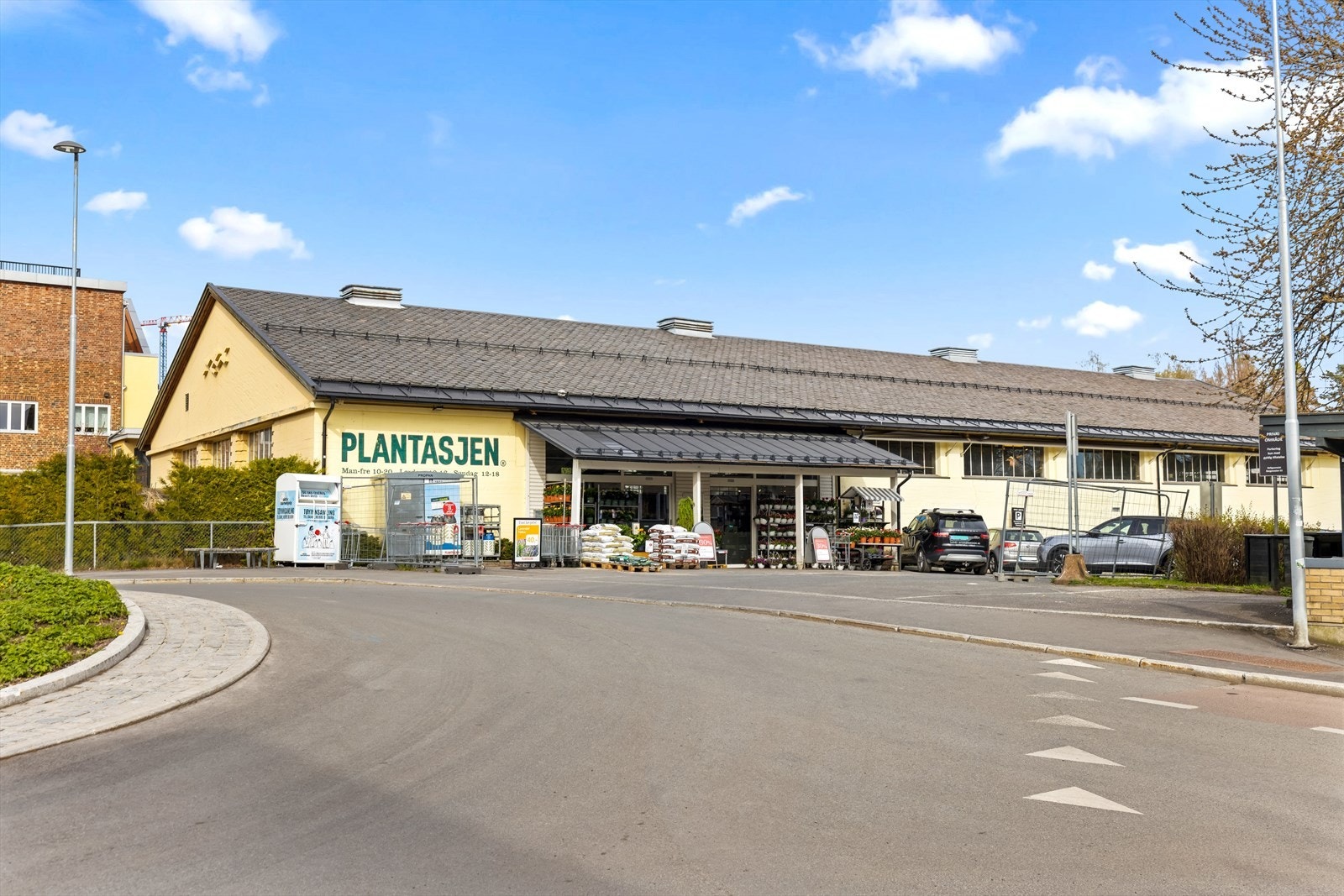 Kort vei til et godt utvalg av butikker og servicetilbud i nærområdet. Galleribilde