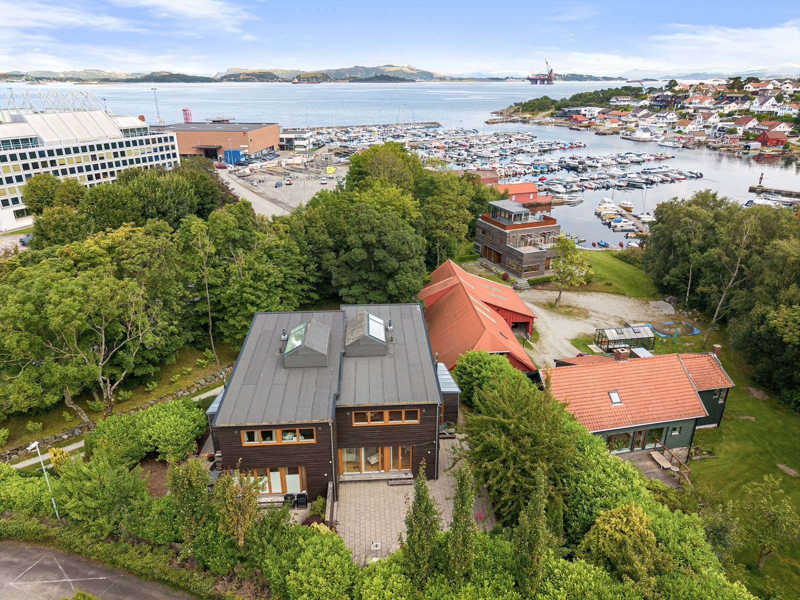 Eiendommen har en maritim og naturnær beliggenhet. Galleribilde