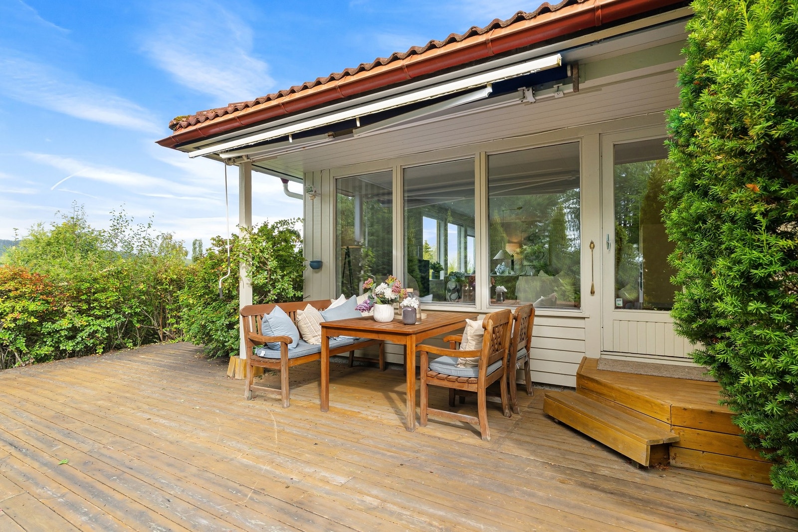 Sørvendt terrasse med ypperlige solforhold. Galleribilde