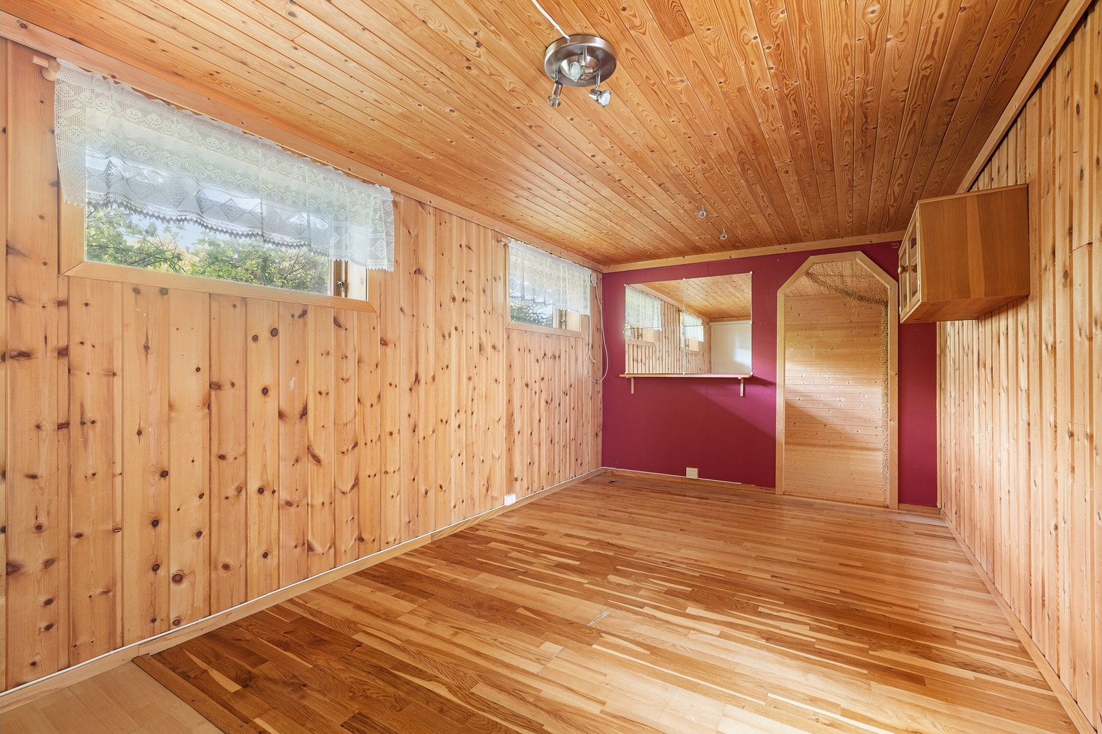 Disponibelt rom på 14 m² med godt lysinnslipp. Galleribilde
