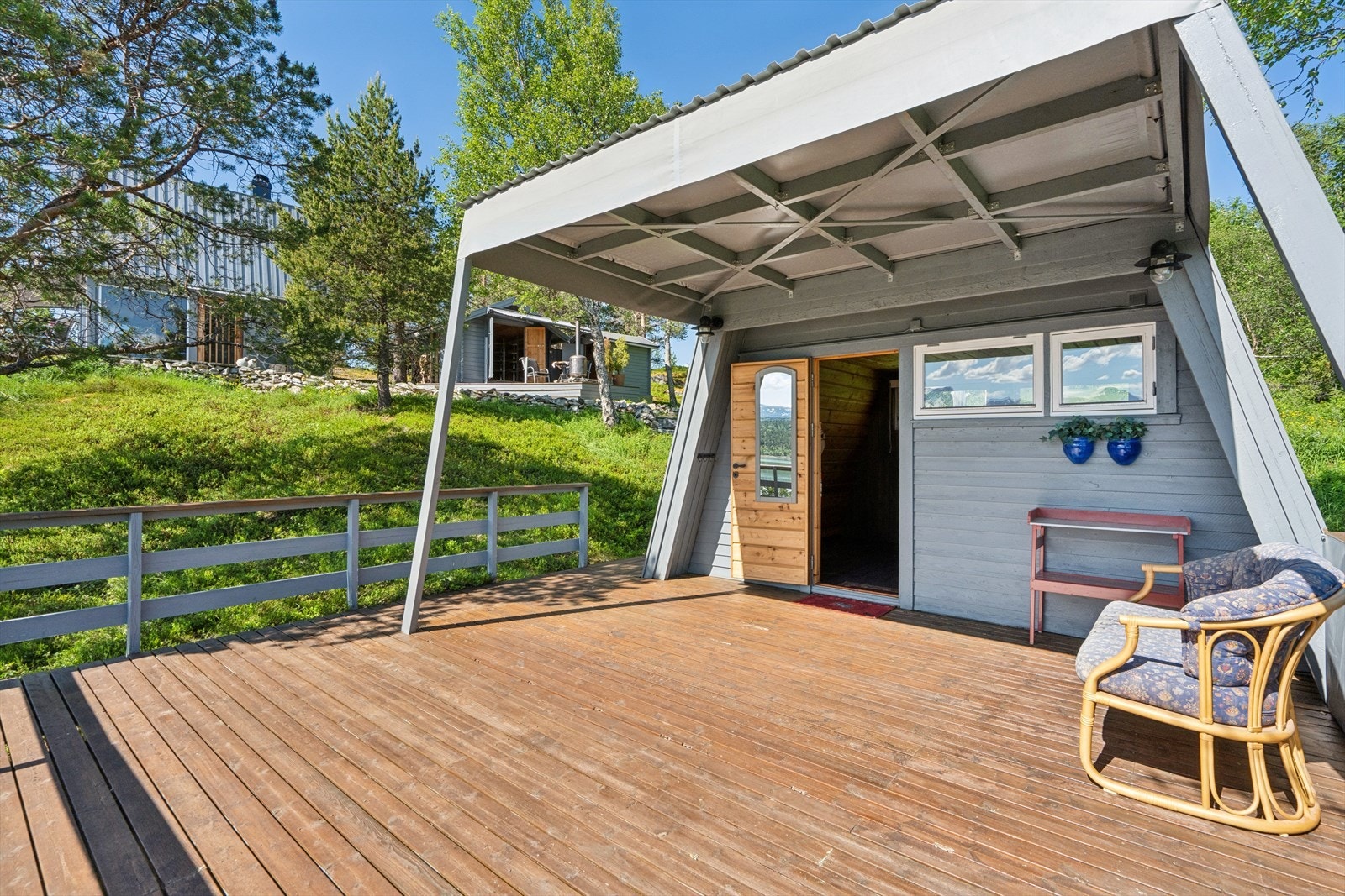 Største boden med terrasse Galleribilde