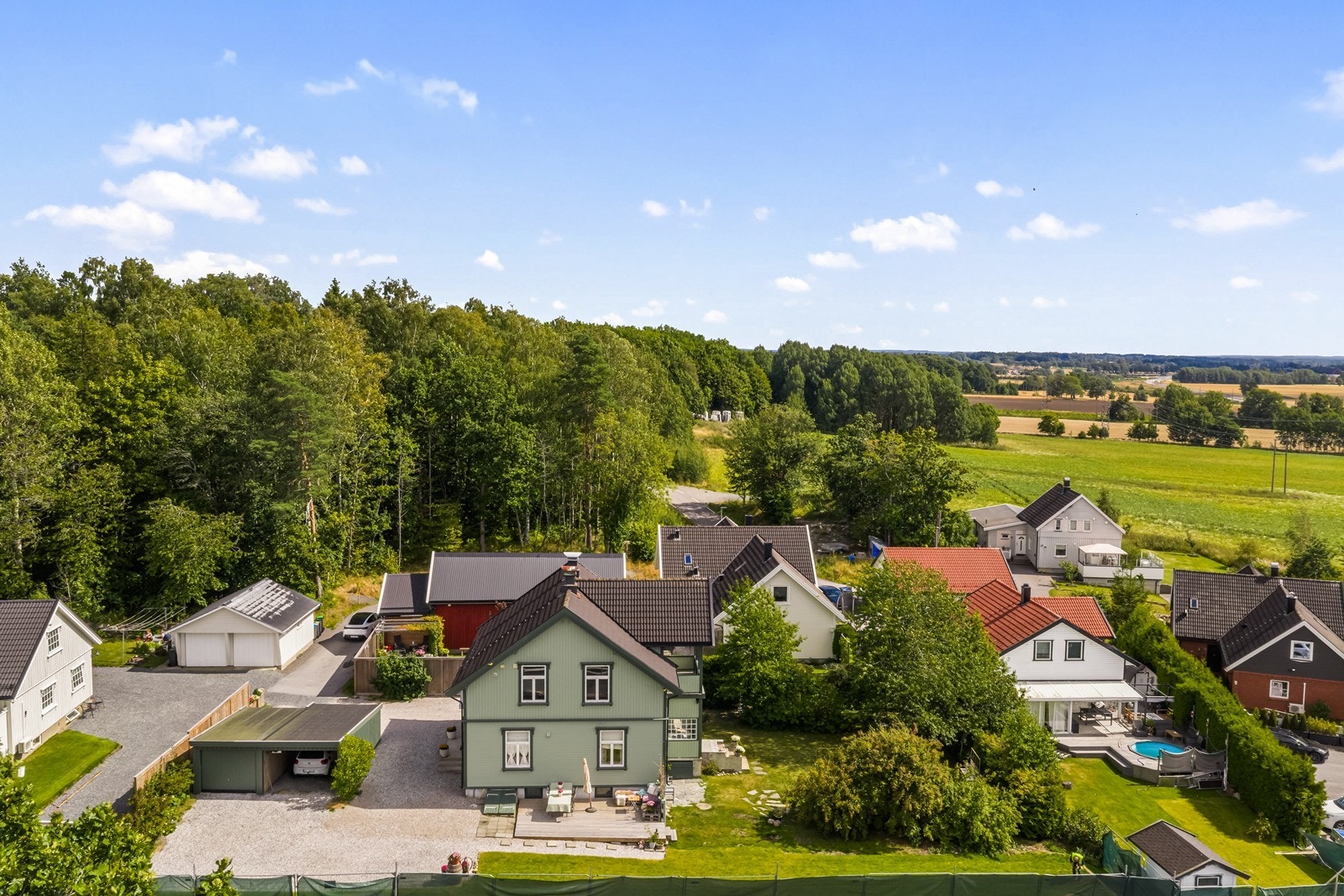 Området består hovedsakelig av eneboligbebyggelse. Galleribilde