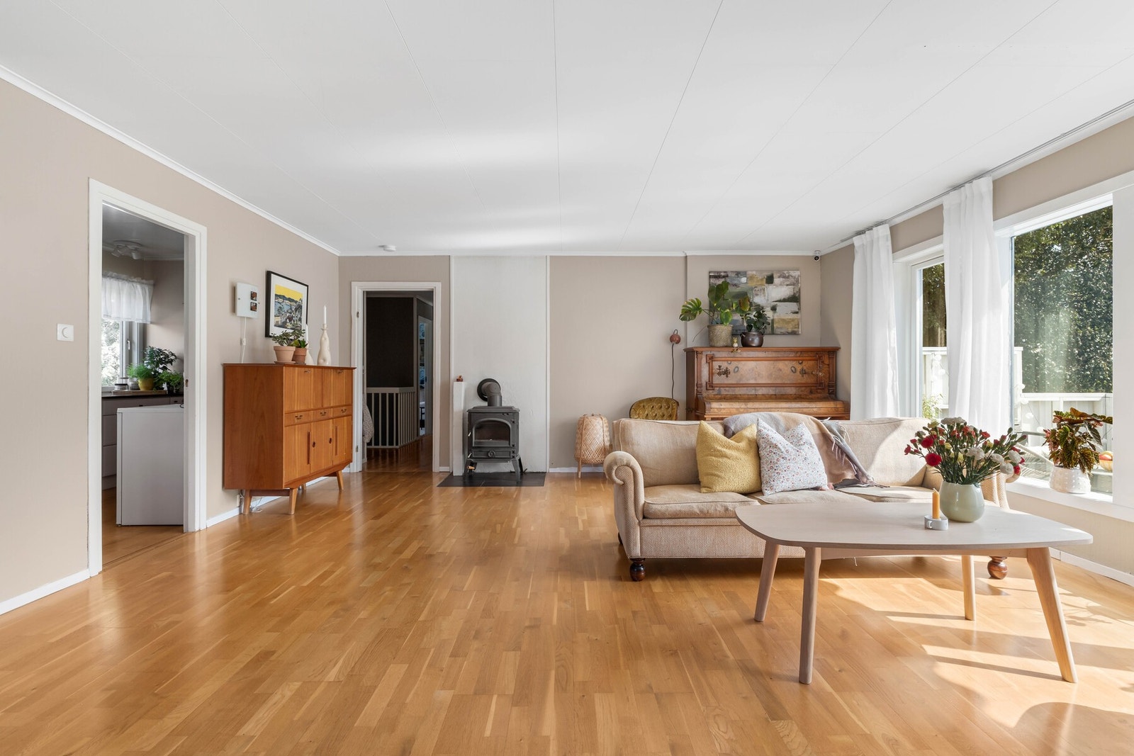Eie Tønsberg v/ Robert Hoff ønsker velkommen til Korsnebbveien 4
Foto Asmyhr (Fotograf: Tony Rene Asmyhr) Galleribilde