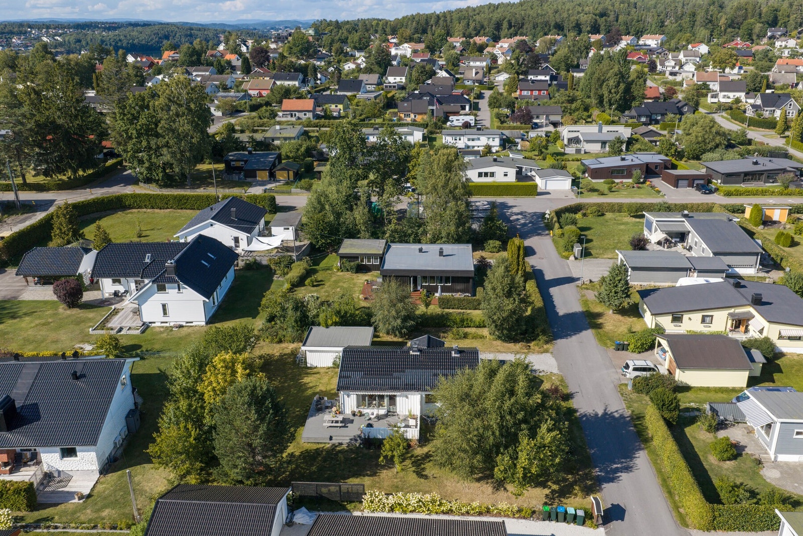 Familievennlig område med kort vei til skole og barnehage. Galleribilde