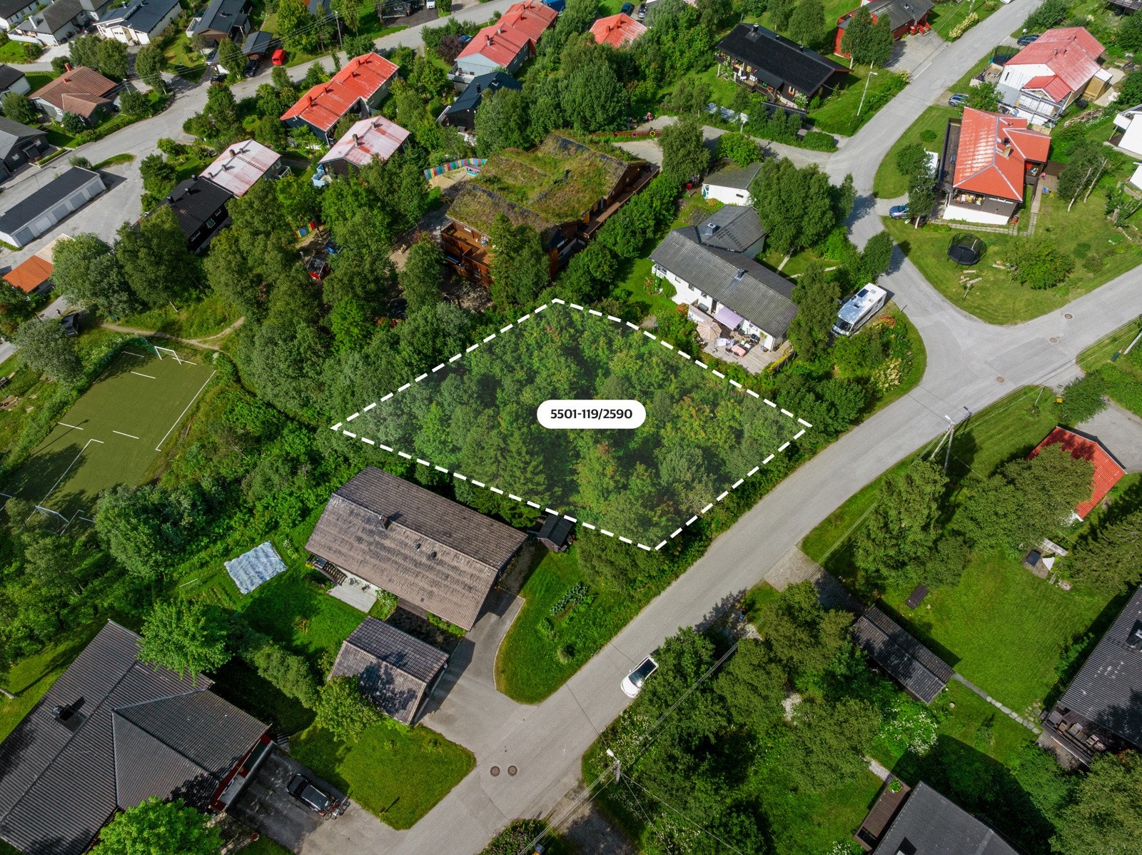 Vesterlivegen 26 er en relativt stor tomt lokalisert på Tromsøya i et ettertraktet område.