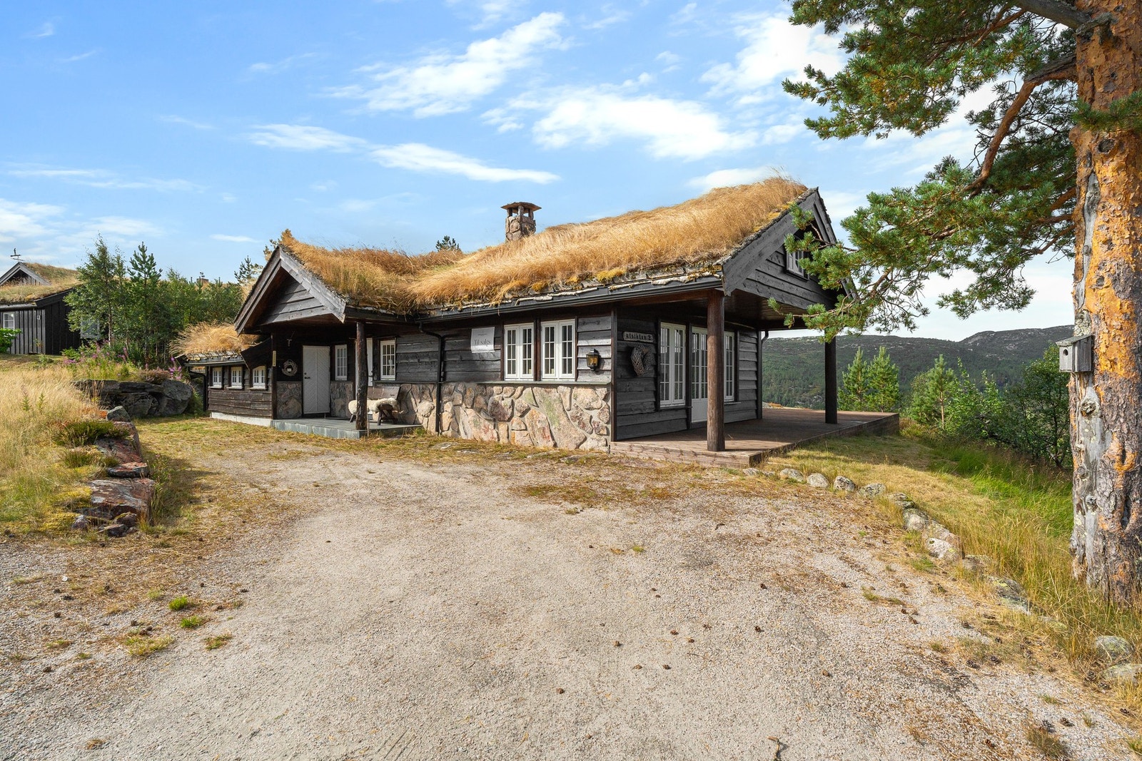 Parkering på egen tomt like ved døren Galleribilde