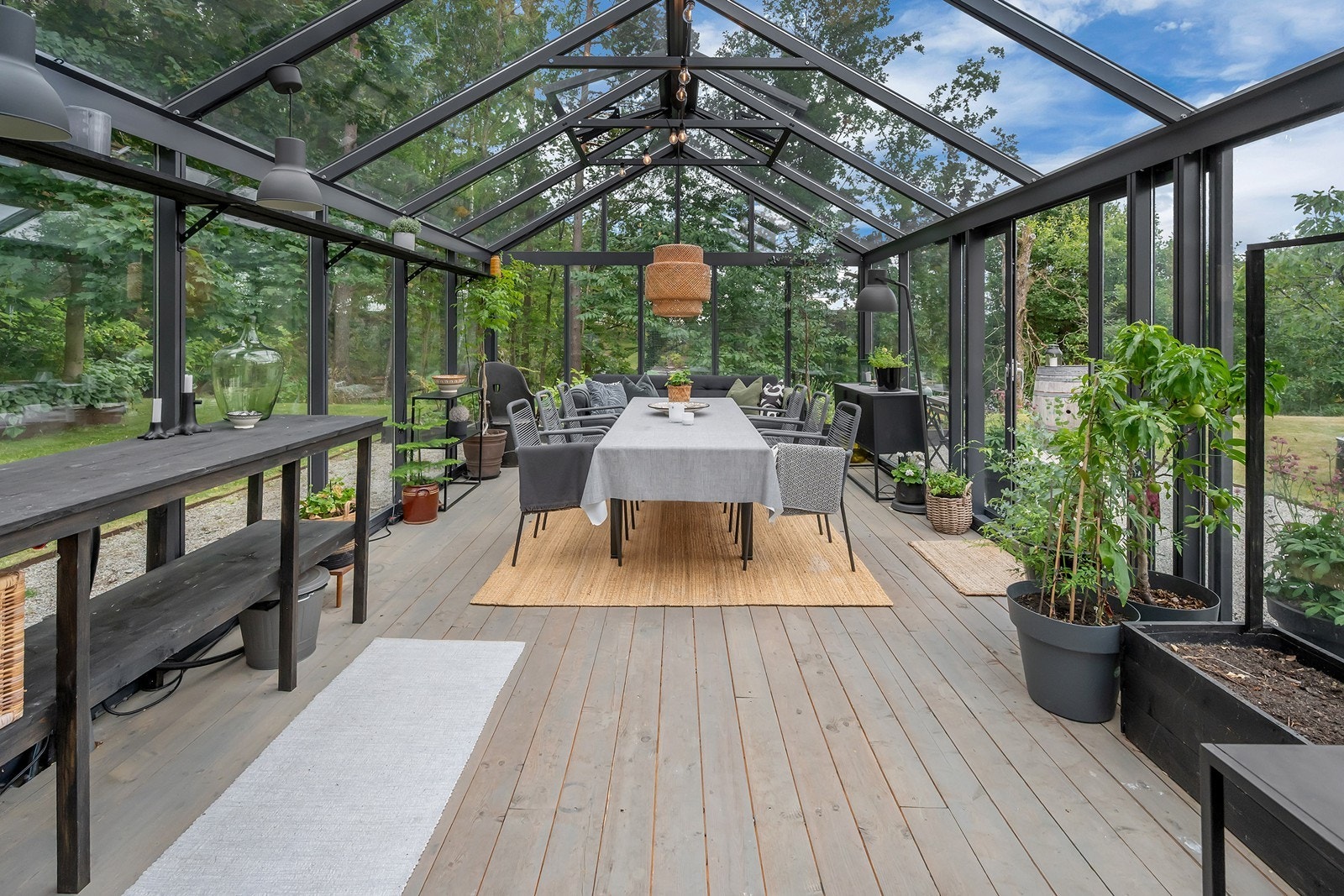 Isolert drivhus som kan brukes sommer som vinter. Galleribilde