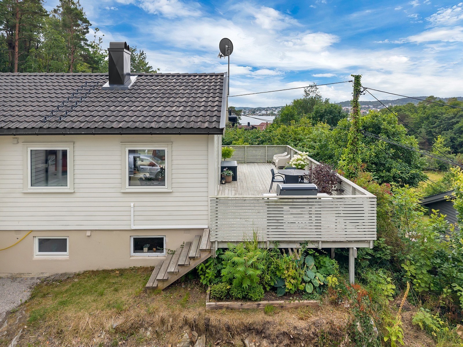 Utsikten er nydelig fra verandaen. Galleribilde