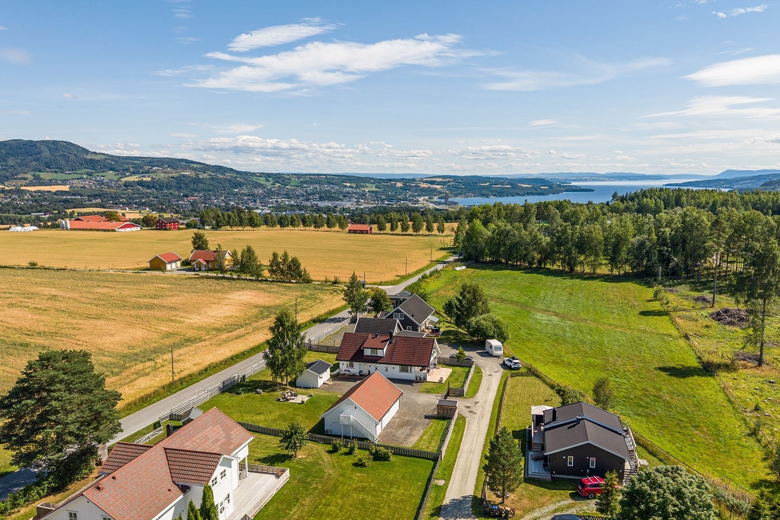 Dronebilde. Flott nærområde Galleribilde