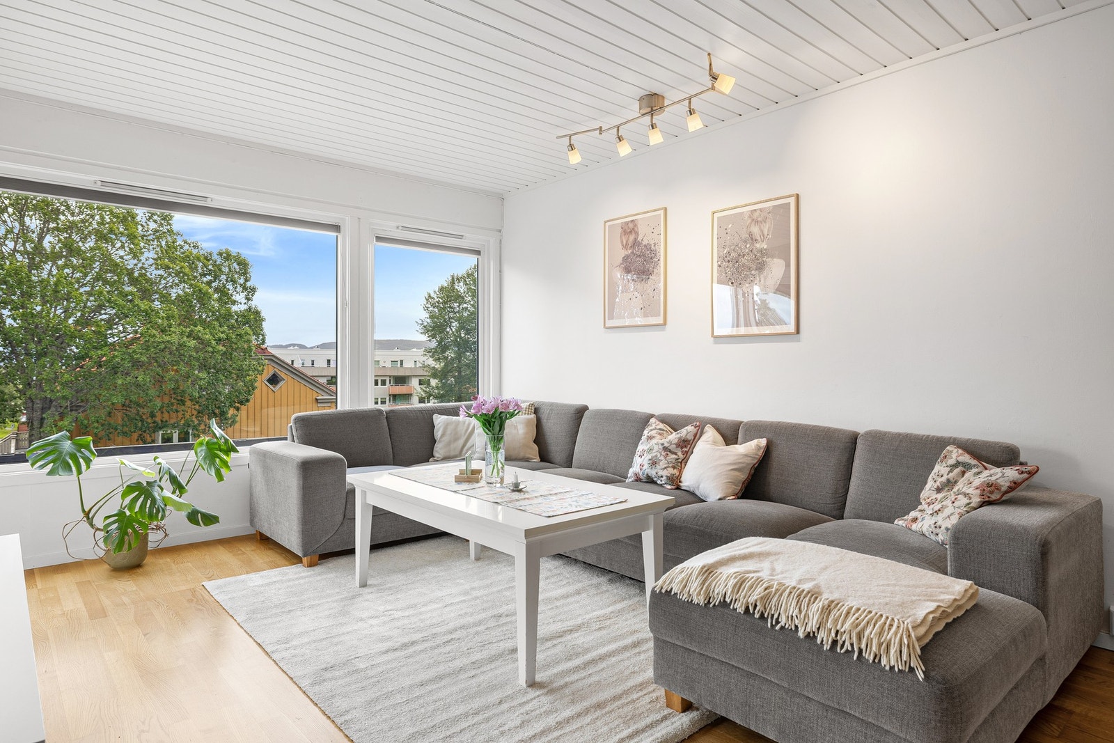 Det er gjennomgående duse og fine fargevalg i boligen. Galleribilde