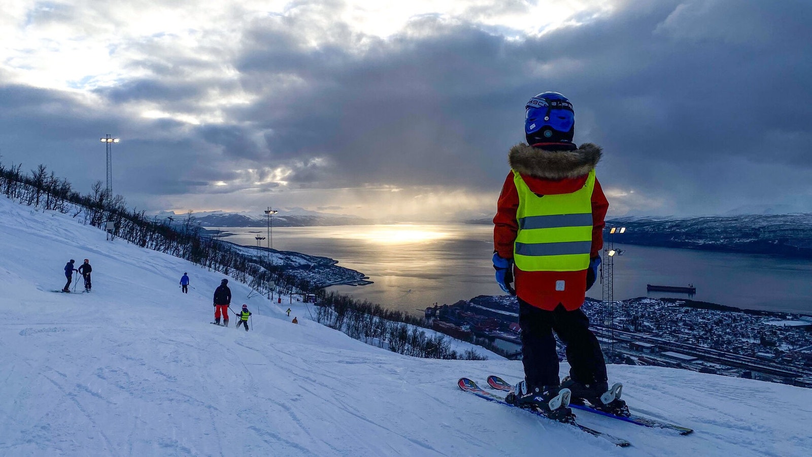 Narvikfjellet byr på alpinanlegg med enestående utsikt. Galleribilde