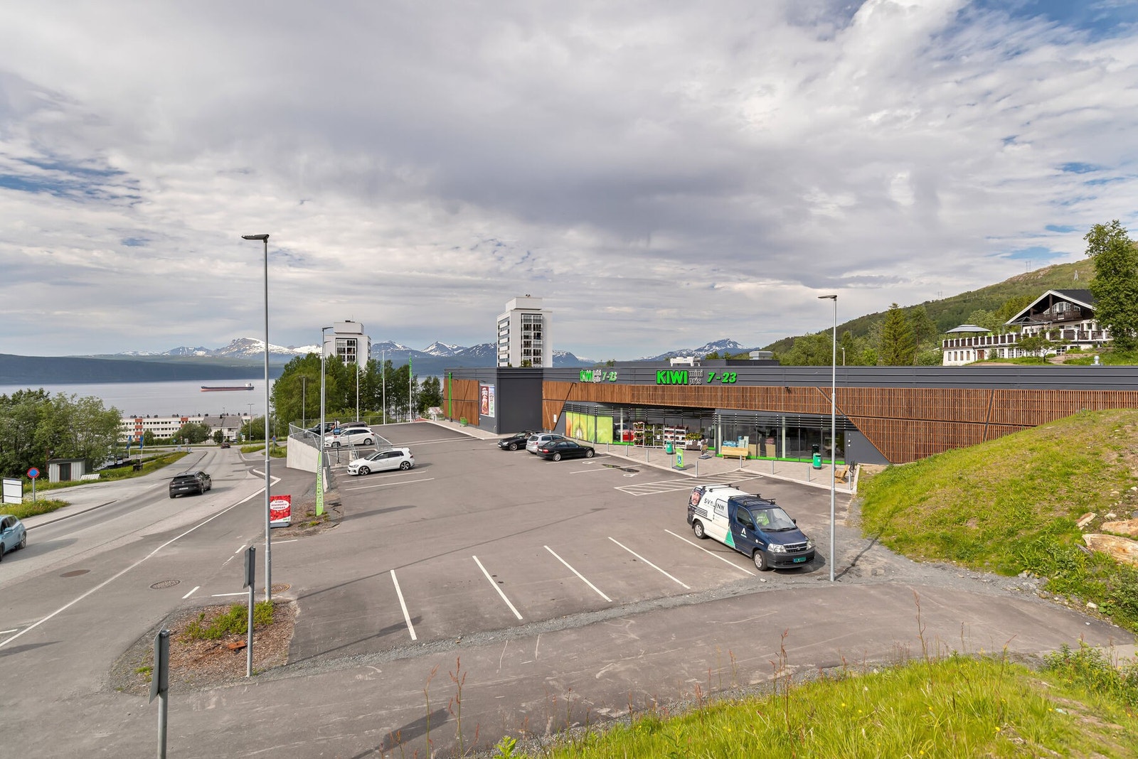 Kiwi Narvikfjellet ligger kun fire minutters gange unna. Galleribilde