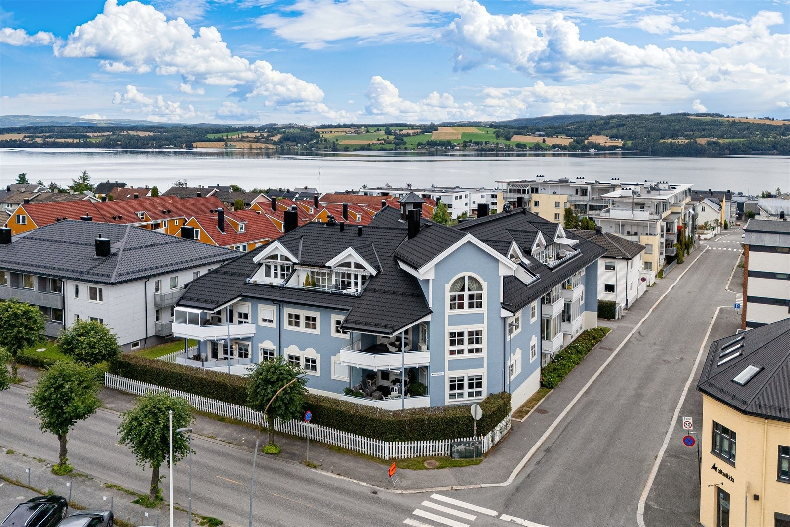 Nordvik Eiendomsmegling v/ Hans Idar Markestad presenterer Marcus Thranes gate 5 med fotograf Torben Olav Wirkestad Galleribilde