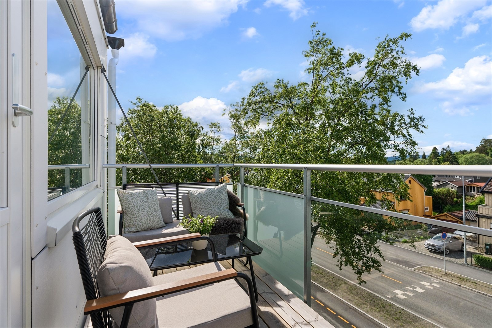 Her får du sørvendt balkong på 6 m² med gode sol- og utsiktsforhold. Galleribilde