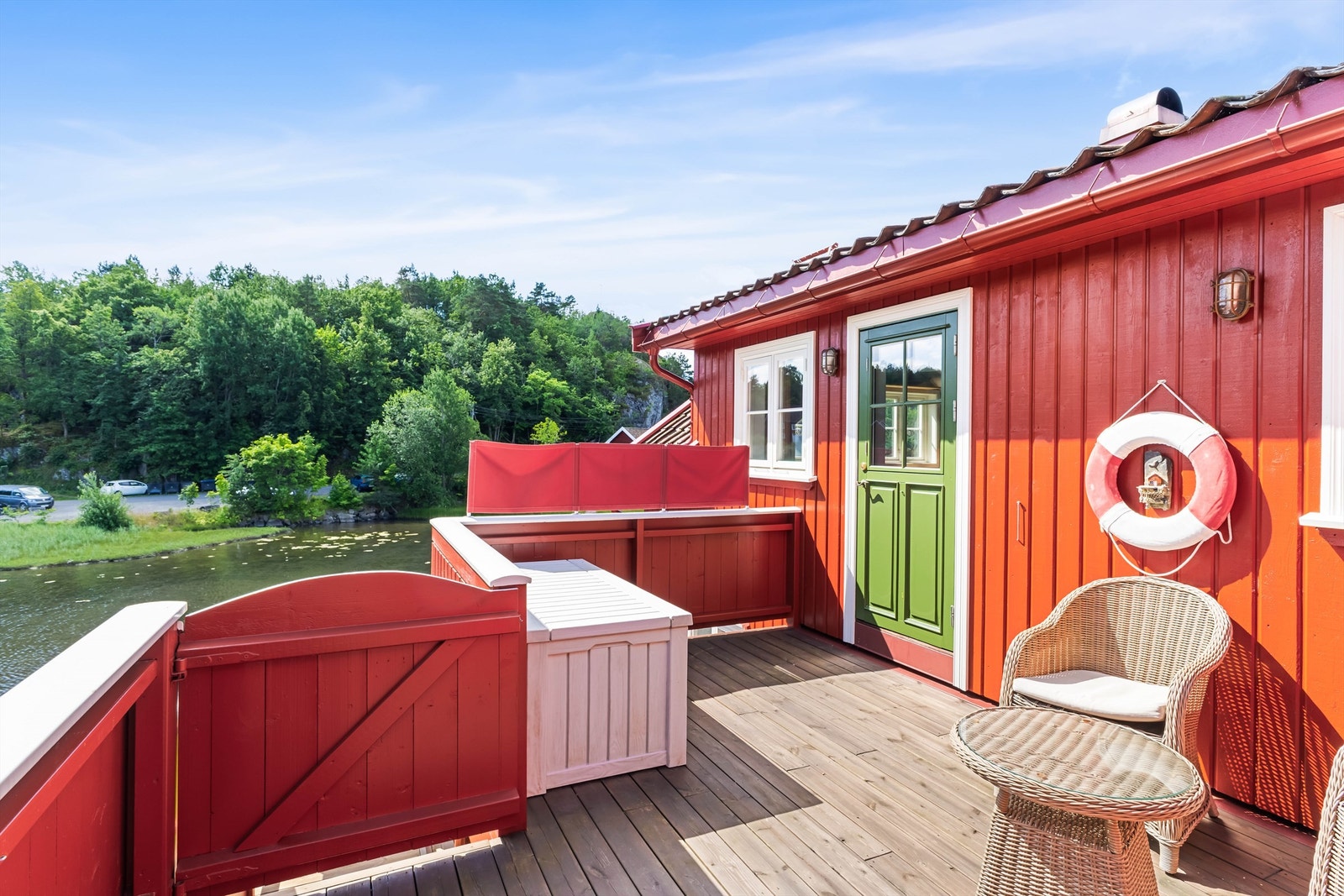 Den delvis overbygde terrassen på loftet er på 19 m². Galleribilde