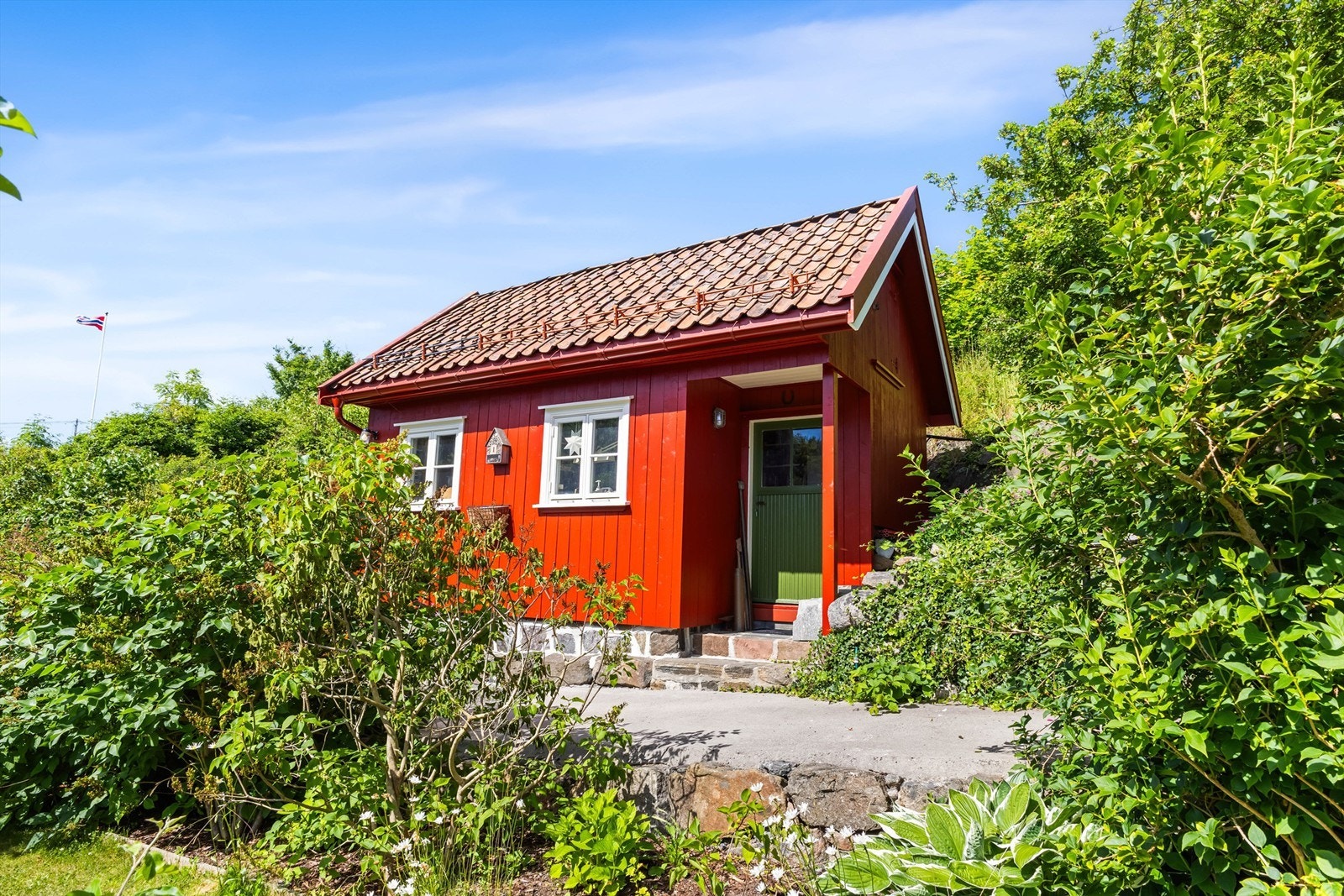 Frittstående uthus på 15 m², oppført i 2015. Galleribilde