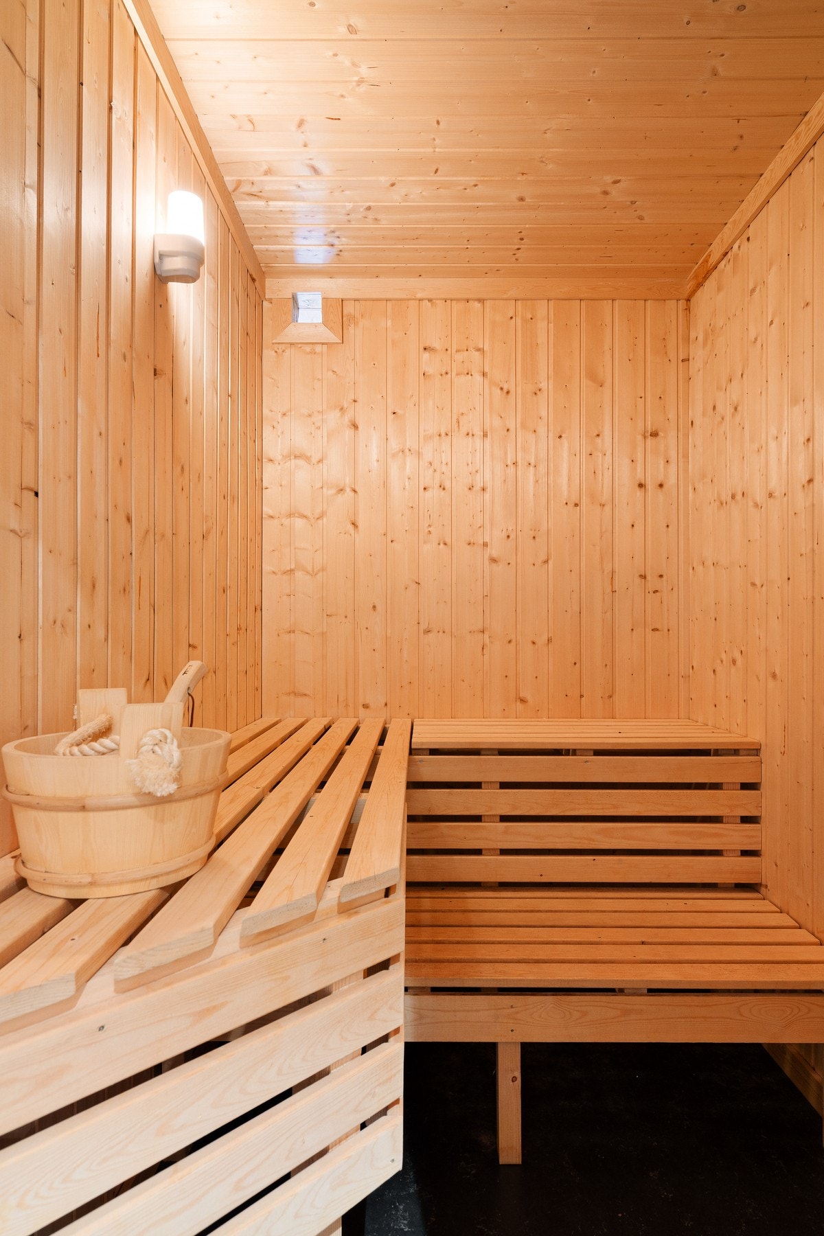 Badet har egen badstue, perfekt for avslappende stunder etter en aktiv dag ute. Galleribilde