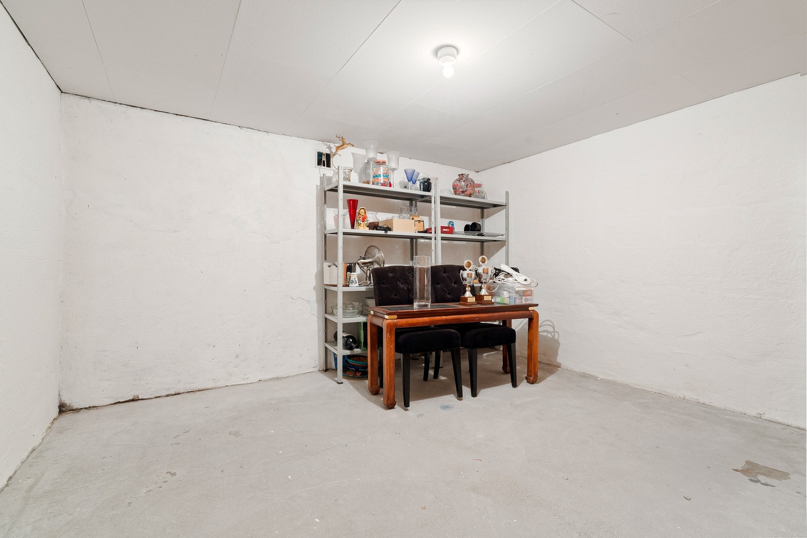 Lagerrom Galleribilde