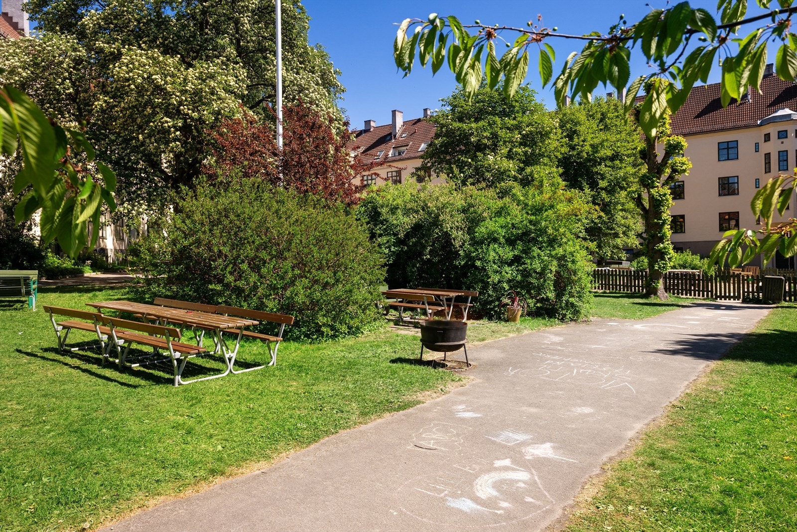 Borettslaget er kjent for sitt utrolig gode naboskap, og dette er en gård det er enkelt å bli glad i, men desto vanskeligere å forlate Galleribilde
