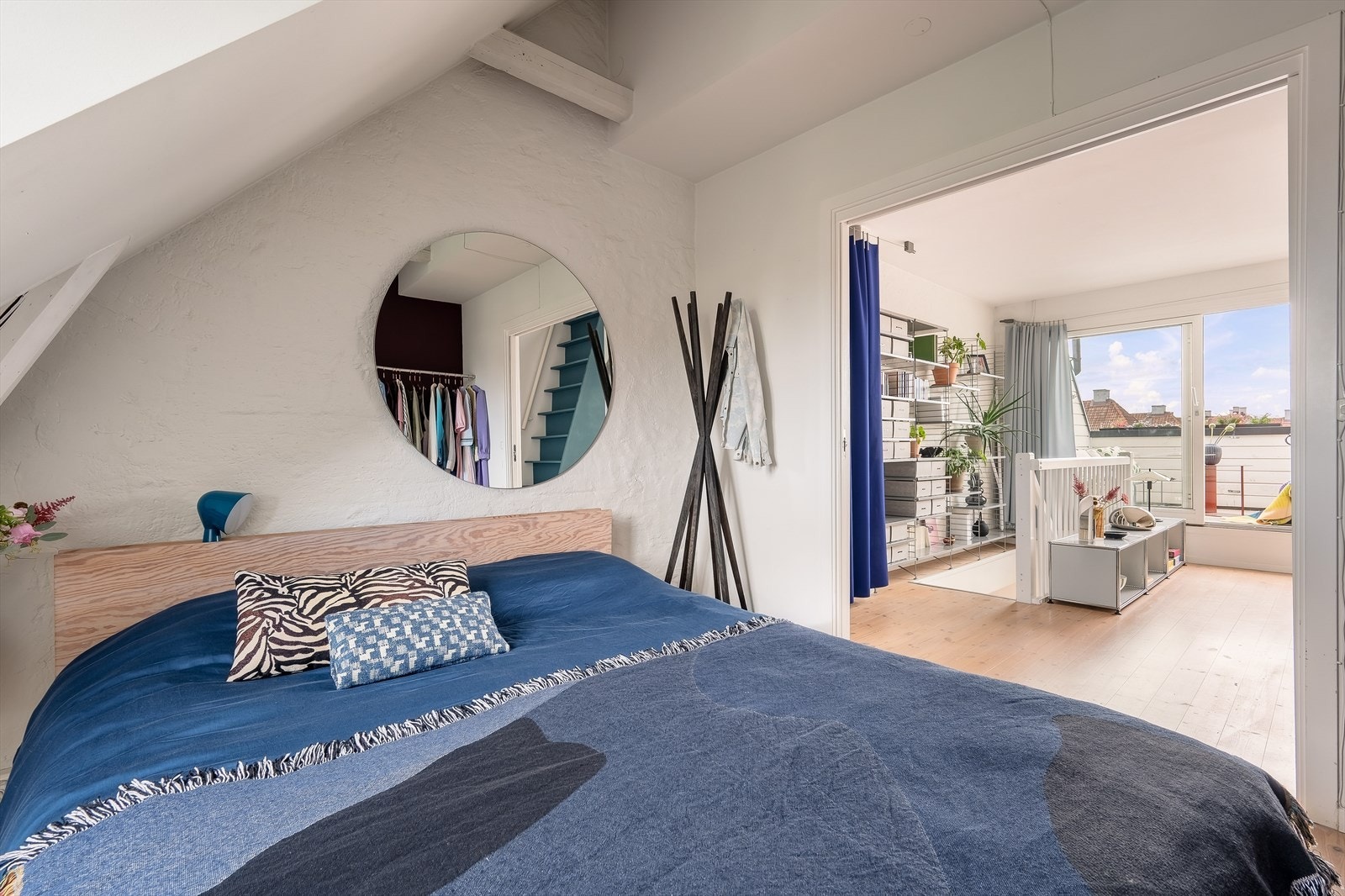 Fra loftstuen er det adkomst til soveværelse nr. 2 Galleribilde
