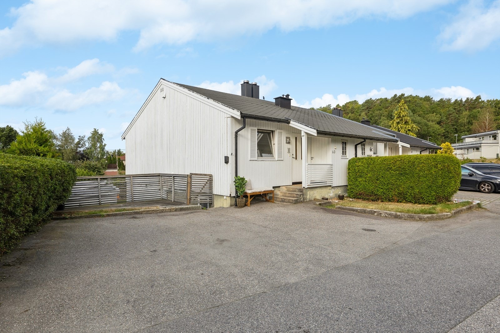 Beliggende i et attraktivt og barnevennlig boligområde, med gangavstand til det meste. Galleribilde