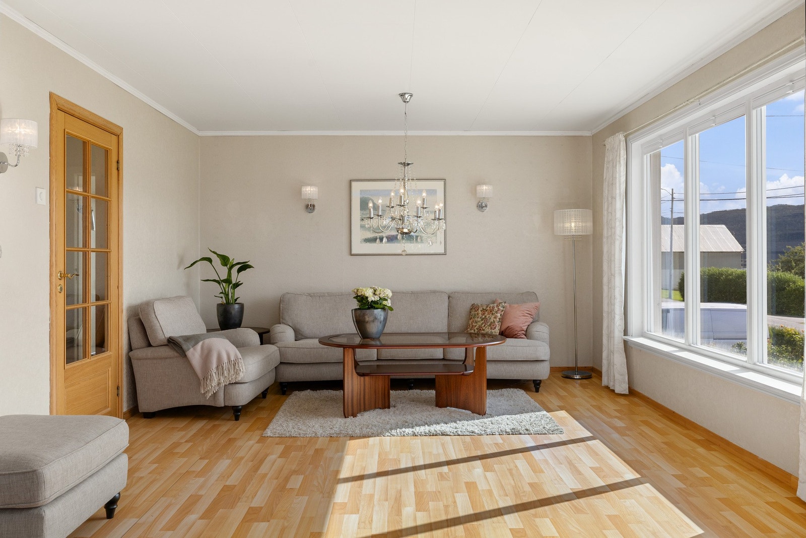 Romslig enebolig over tre plan med flere flotte kvaliteter. Galleribilde