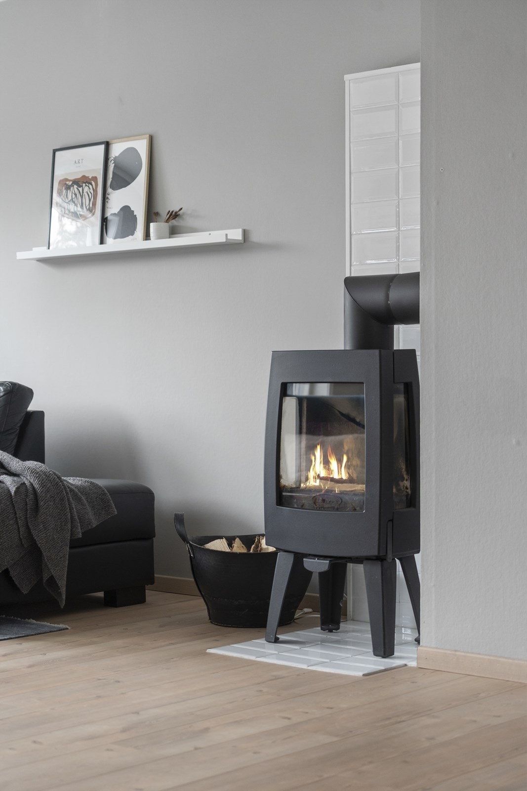 Vedovn i stuen gir ekstra varme og hygge på kalde dager Galleribilde