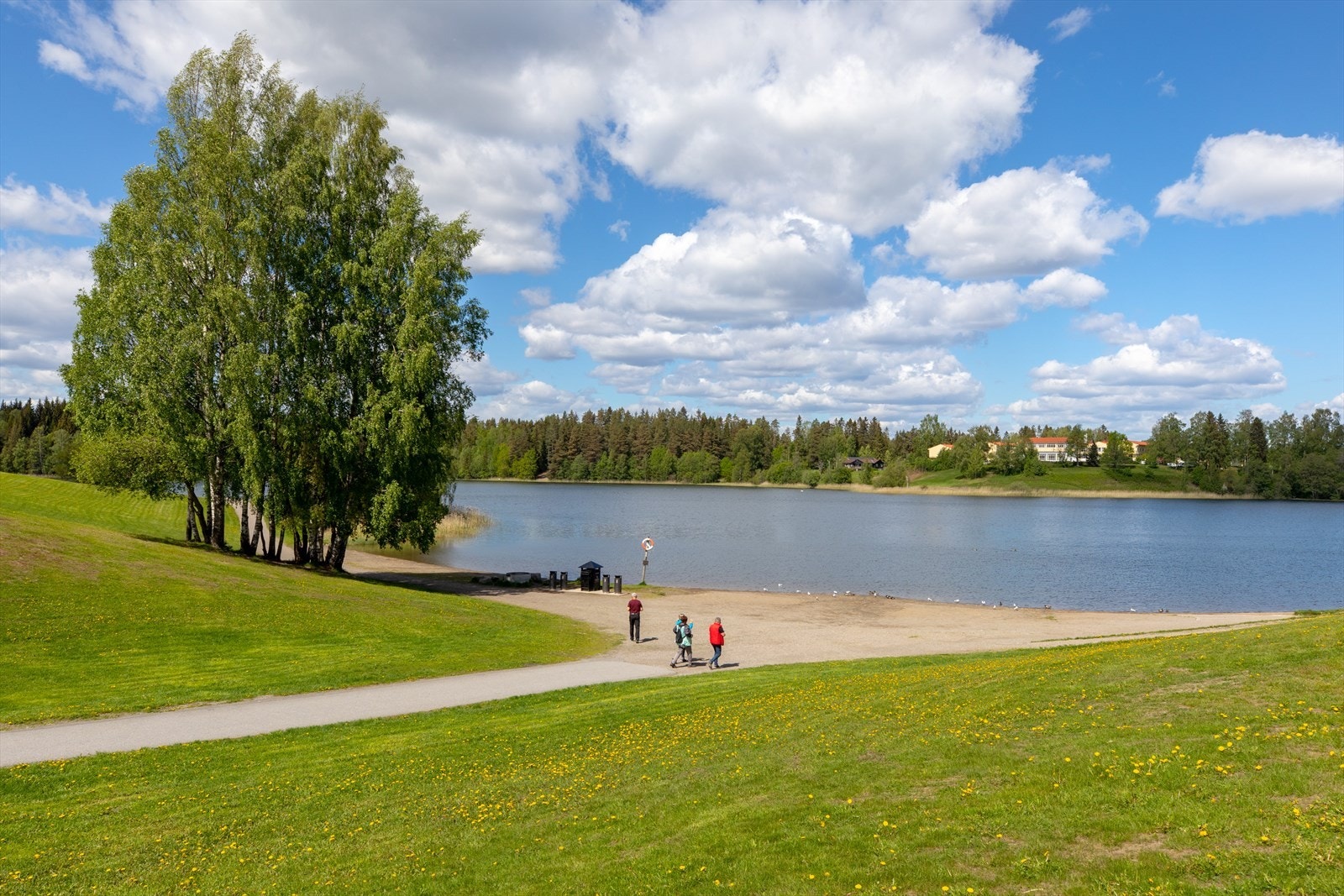 Nordbytjernet. Like i nærheten finner du flotte friluftsområder som Nordbytjernet, kjent for sine vakre turstier, badeplasser og gode rekreasjonsmuligheter. Galleribilde