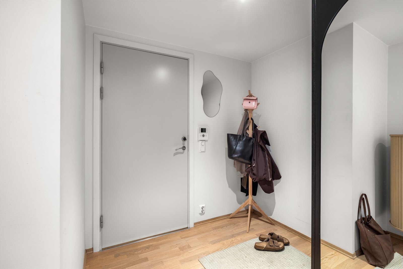 Velkommen inn ! Heisadkomst opp til 7. etg... Galleribilde