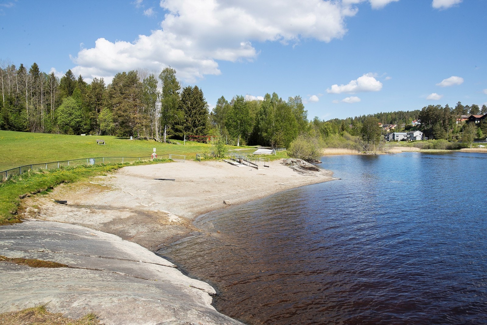 Gangavstand til badeplass ved Våg. Galleribilde
