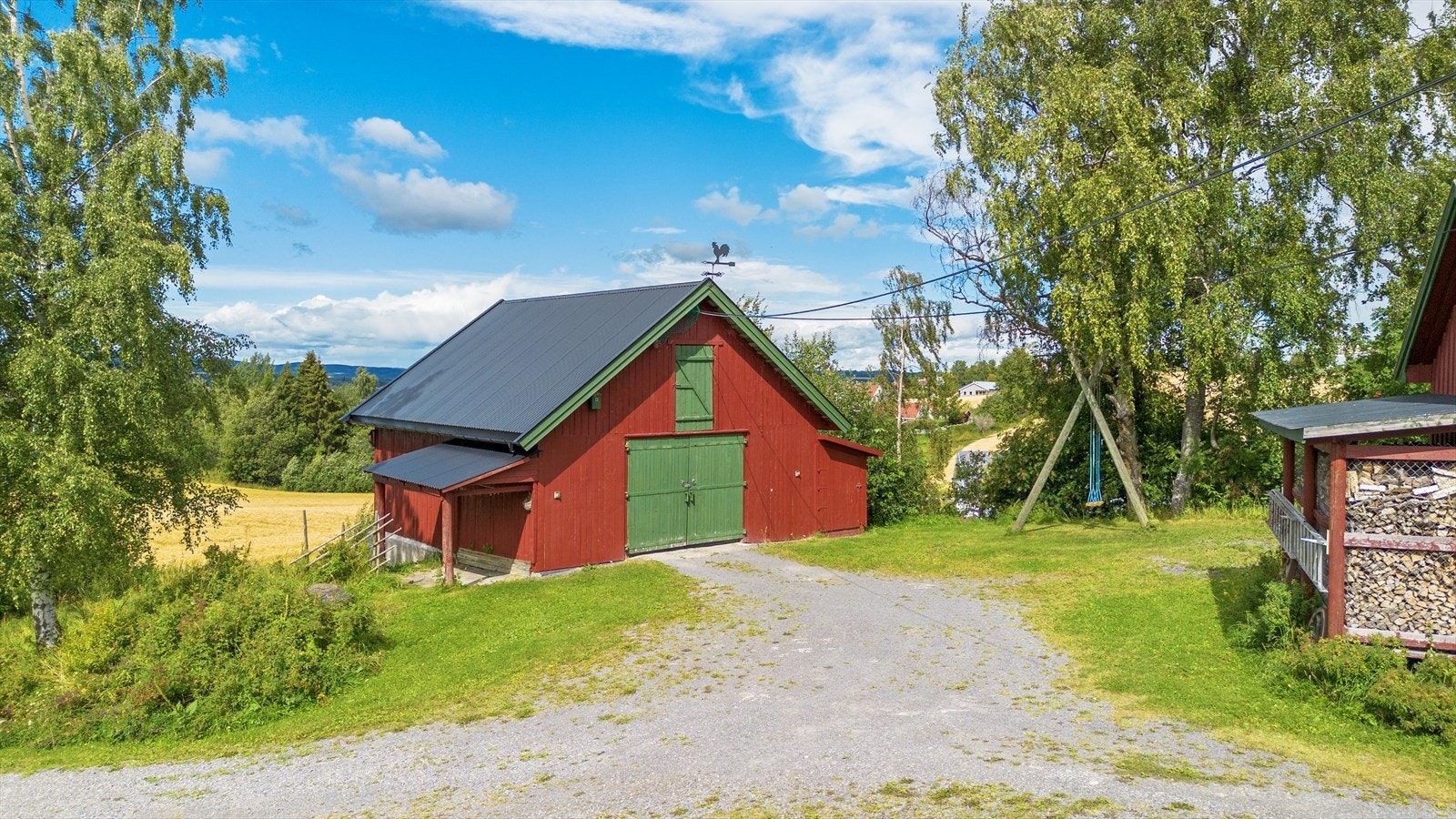 Stor garasje/ uthus. Galleribilde