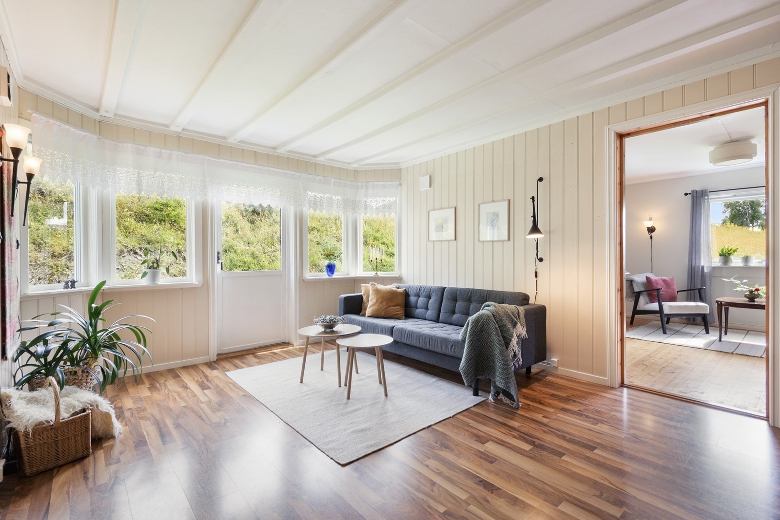 Her kan du innrede med sofa. Godt med dagslys inn. Galleribilde