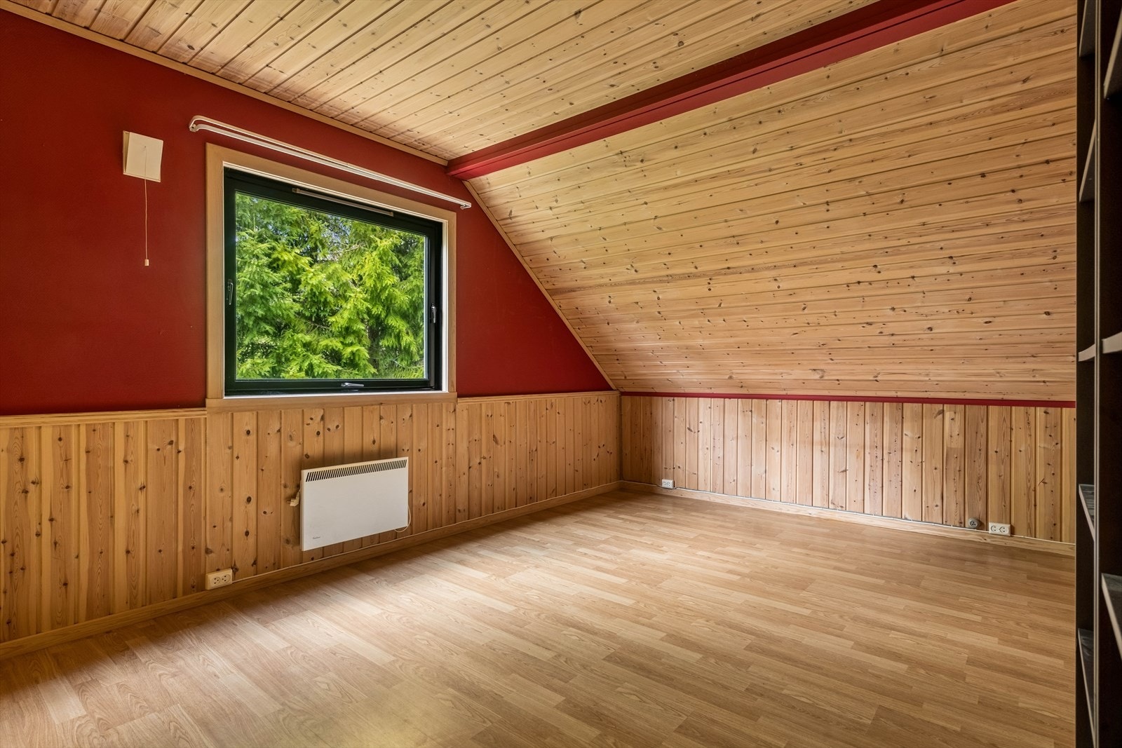 Det er 3 soverom i 2. etasje. Galleribilde