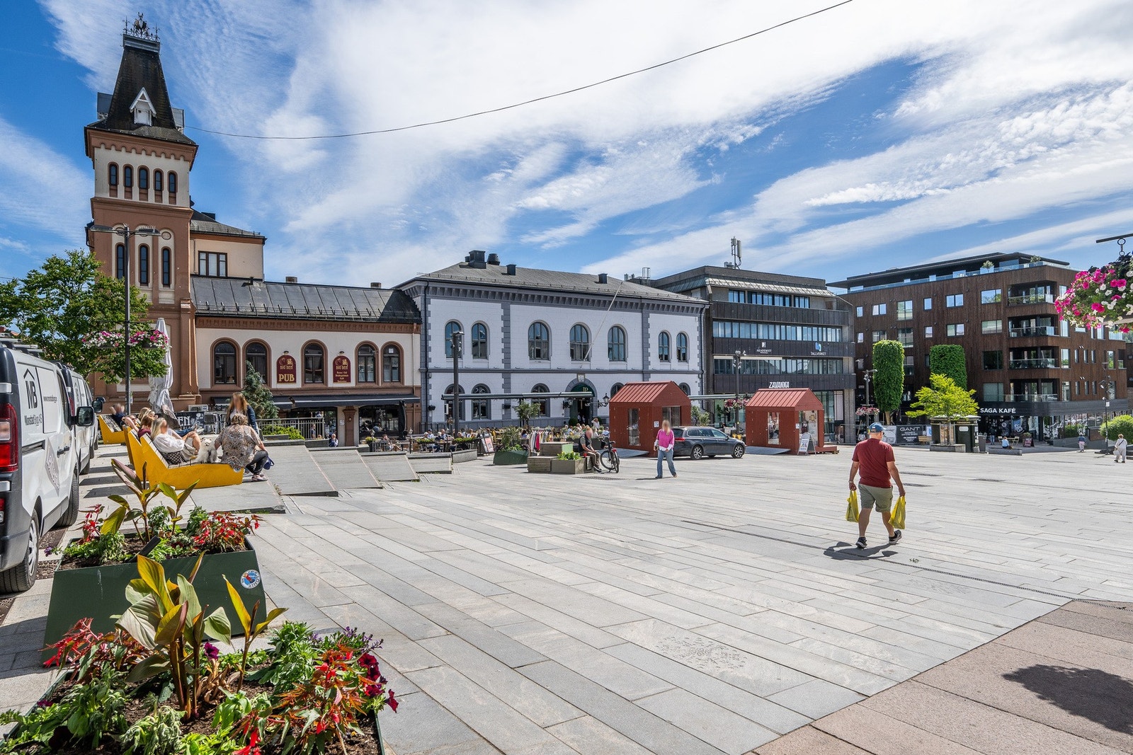 Nyt det fine og velstelte torget i Tønsberg Galleribilde