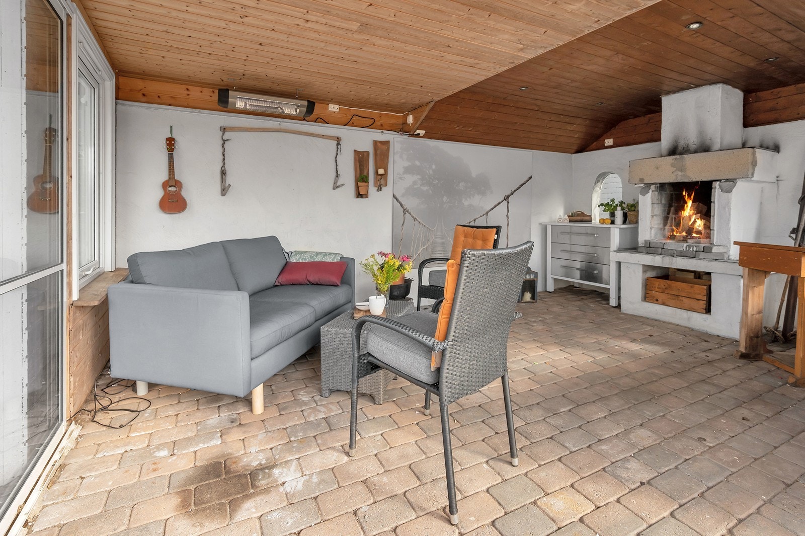 Her er det god plass og med varmelampe som forlenger utesesongen. Galleribilde