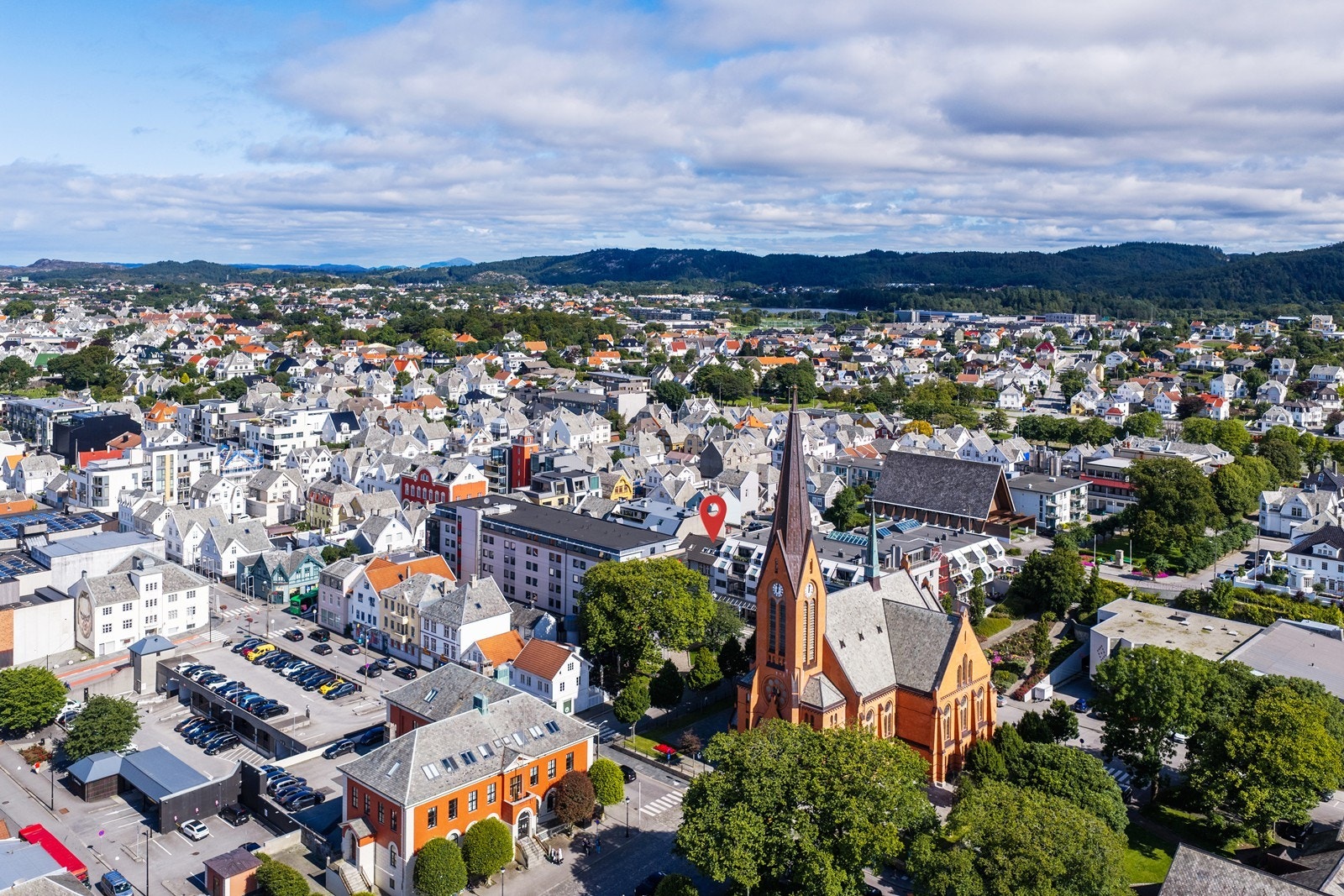 Kort gangavstand til Edda Kino og Haugesund Stadion. Galleribilde