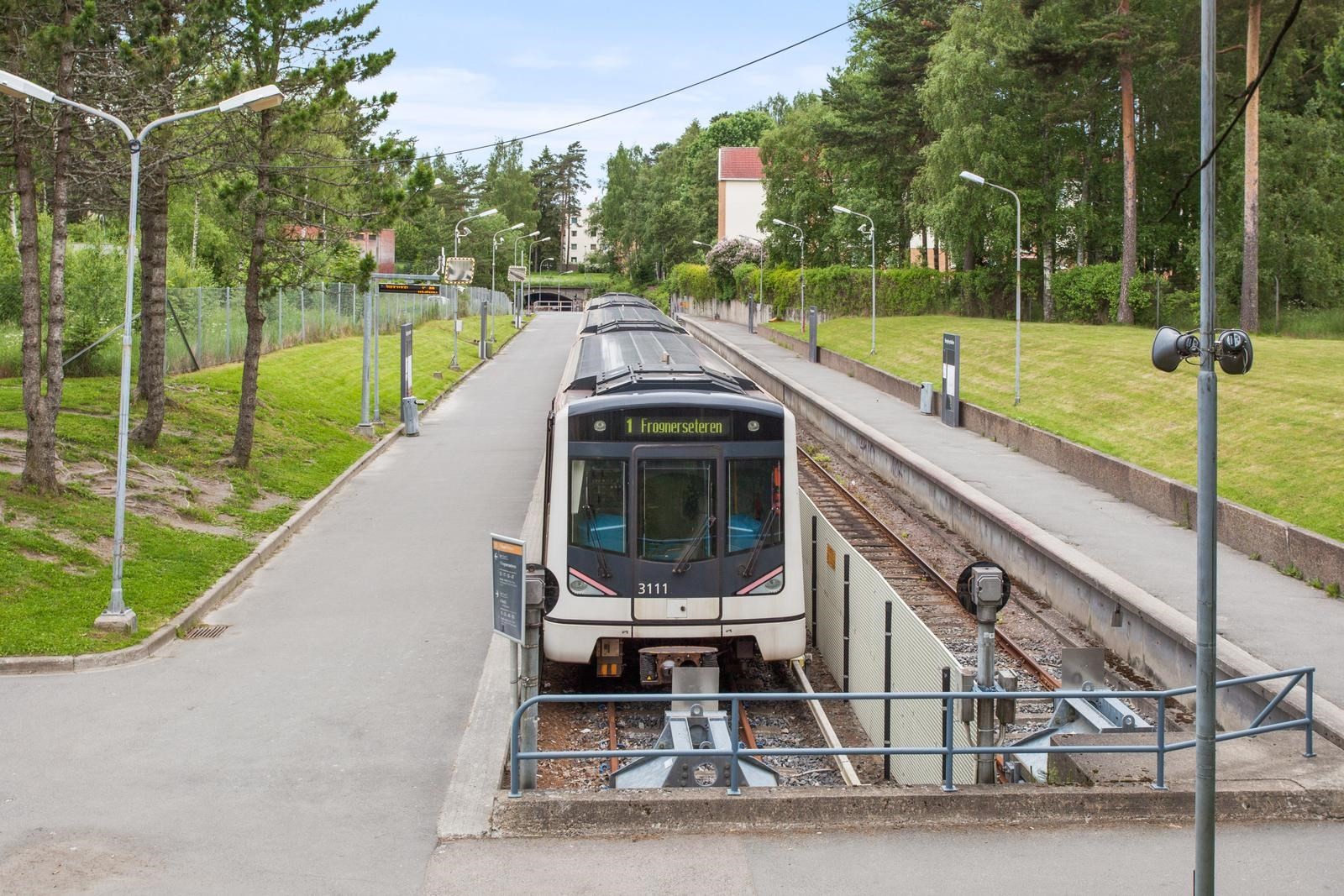 Kun 2 minutters gange til Bergkrystallen T-banestasjon med hyppige avganger. Galleribilde