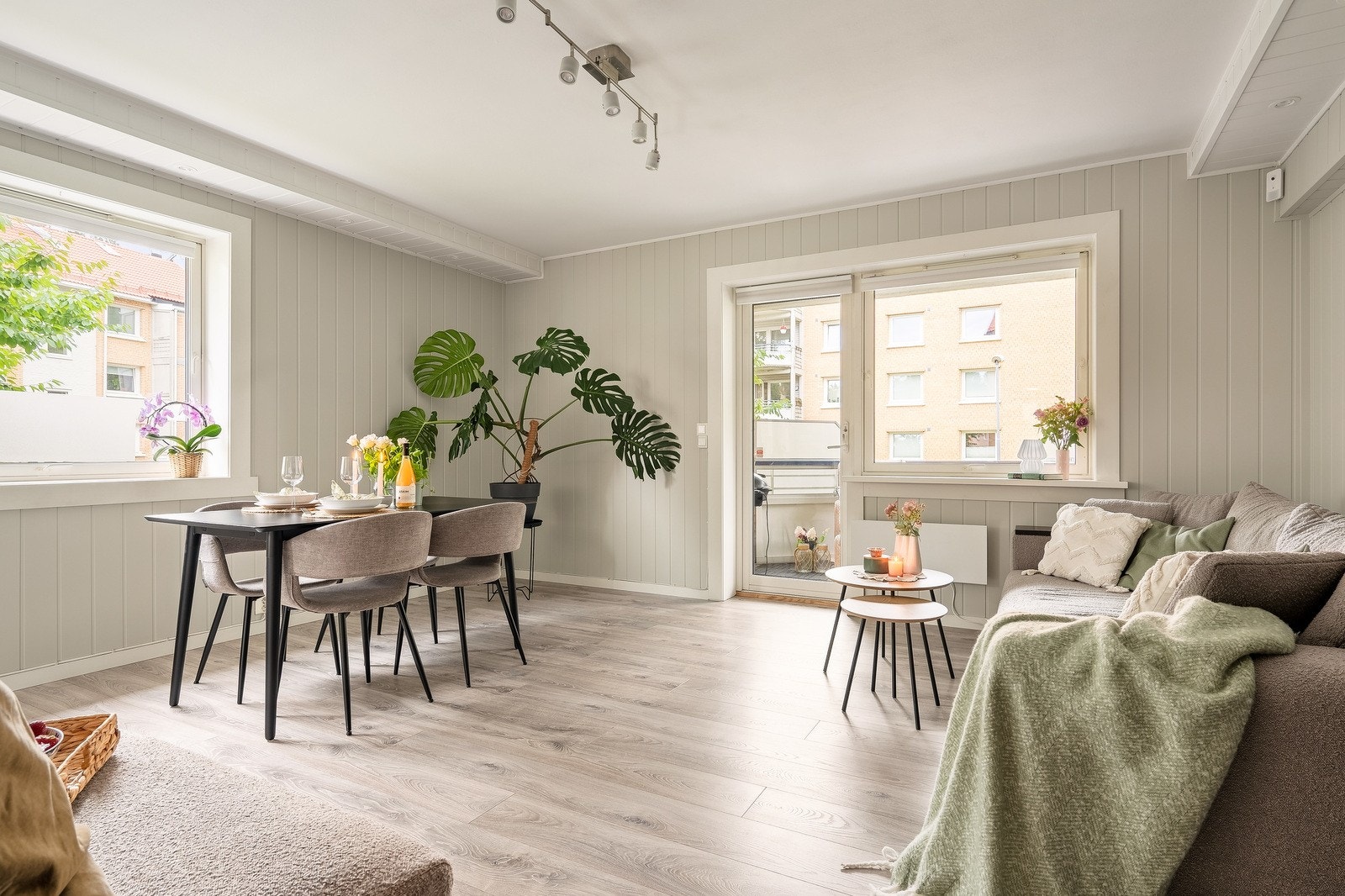 Vinduer og balkongdør med isolerglass ble skiftet i regi av borettslaget i 2015. Galleribilde
