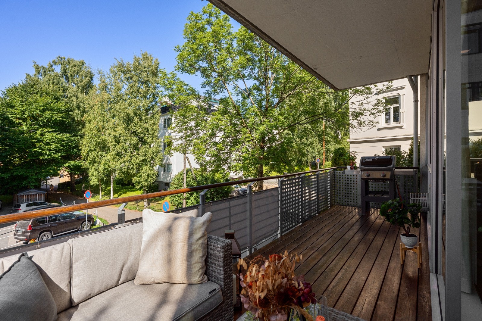 Balkongen er vestvendt på ca. 15 m². Galleribilde