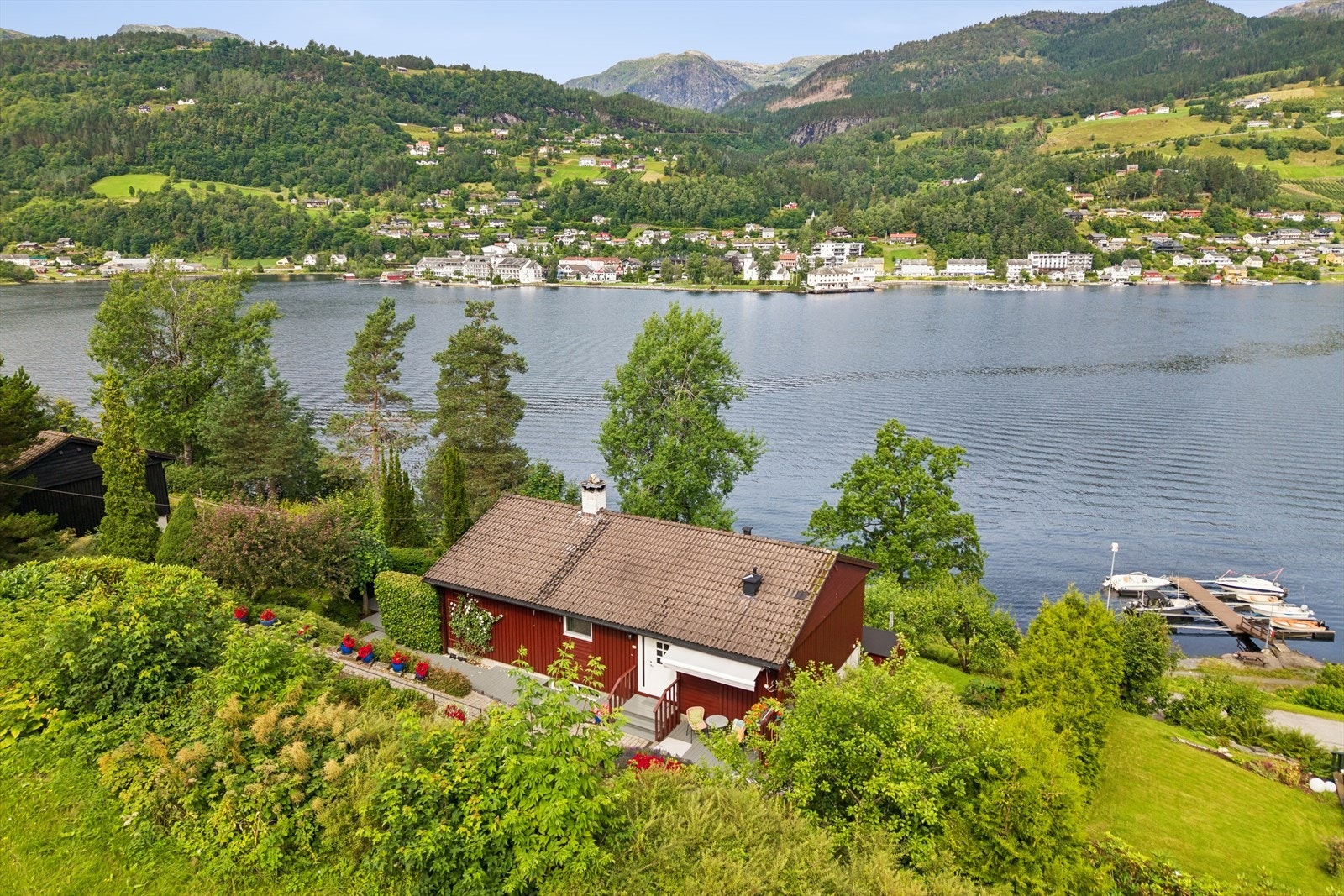 Flott plassering og rolig og barnevennlig område. Galleribilde